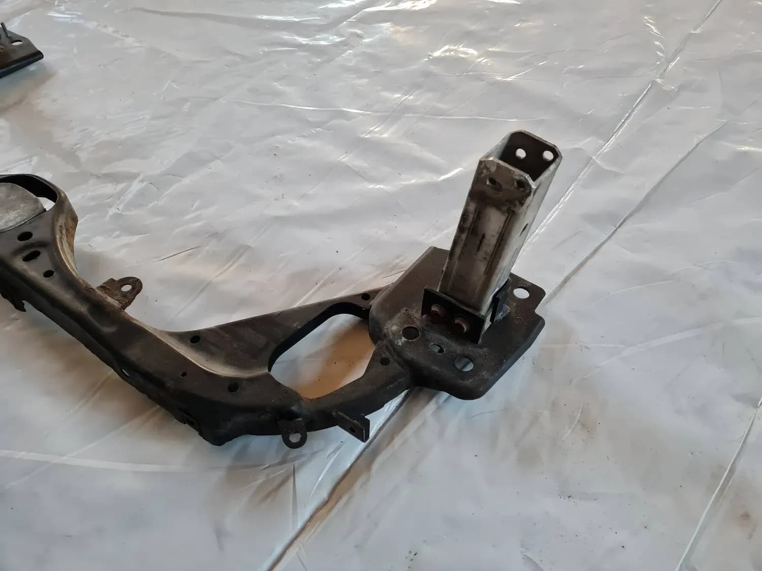 Front radiator cross-member AUDI A6 2008 - foto 4