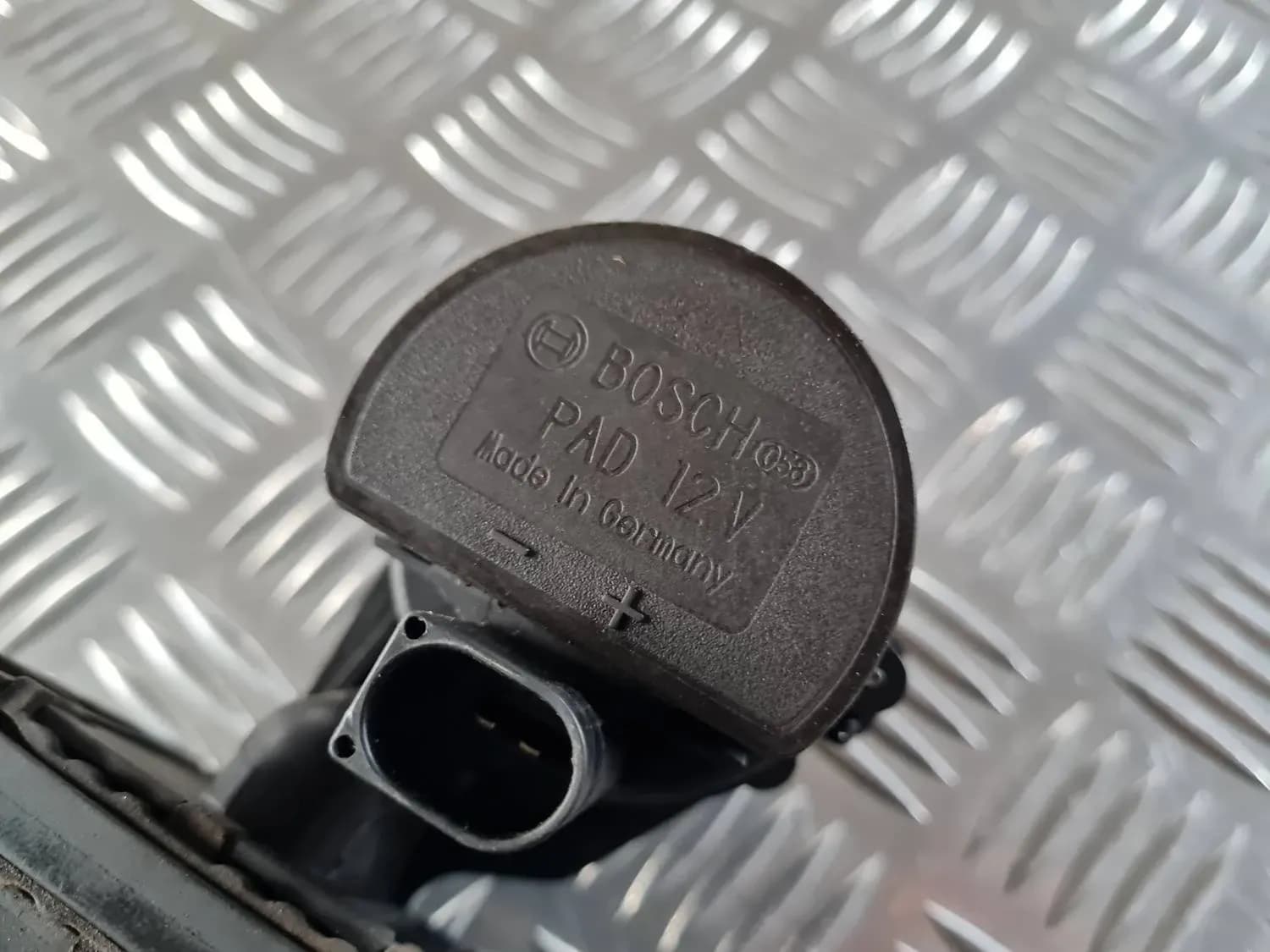 Radiator valve AUDI A6 2008 - foto 2