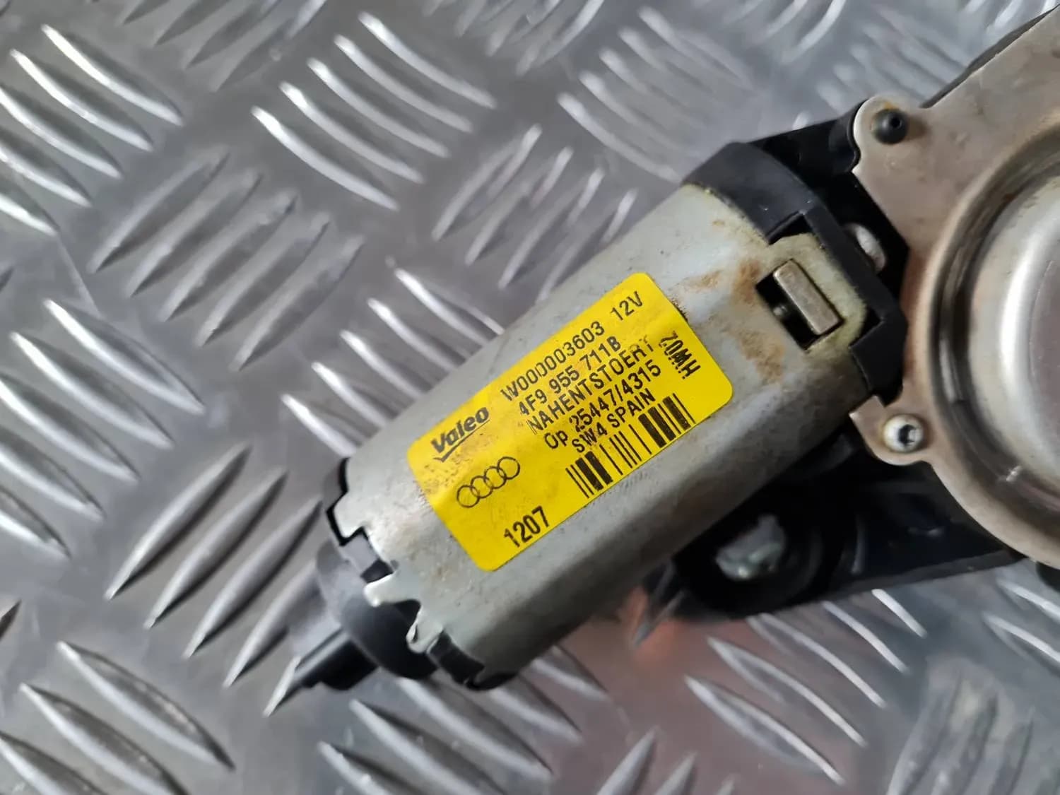 Rear window wiper motor AUDI A6 2008 - foto 4
