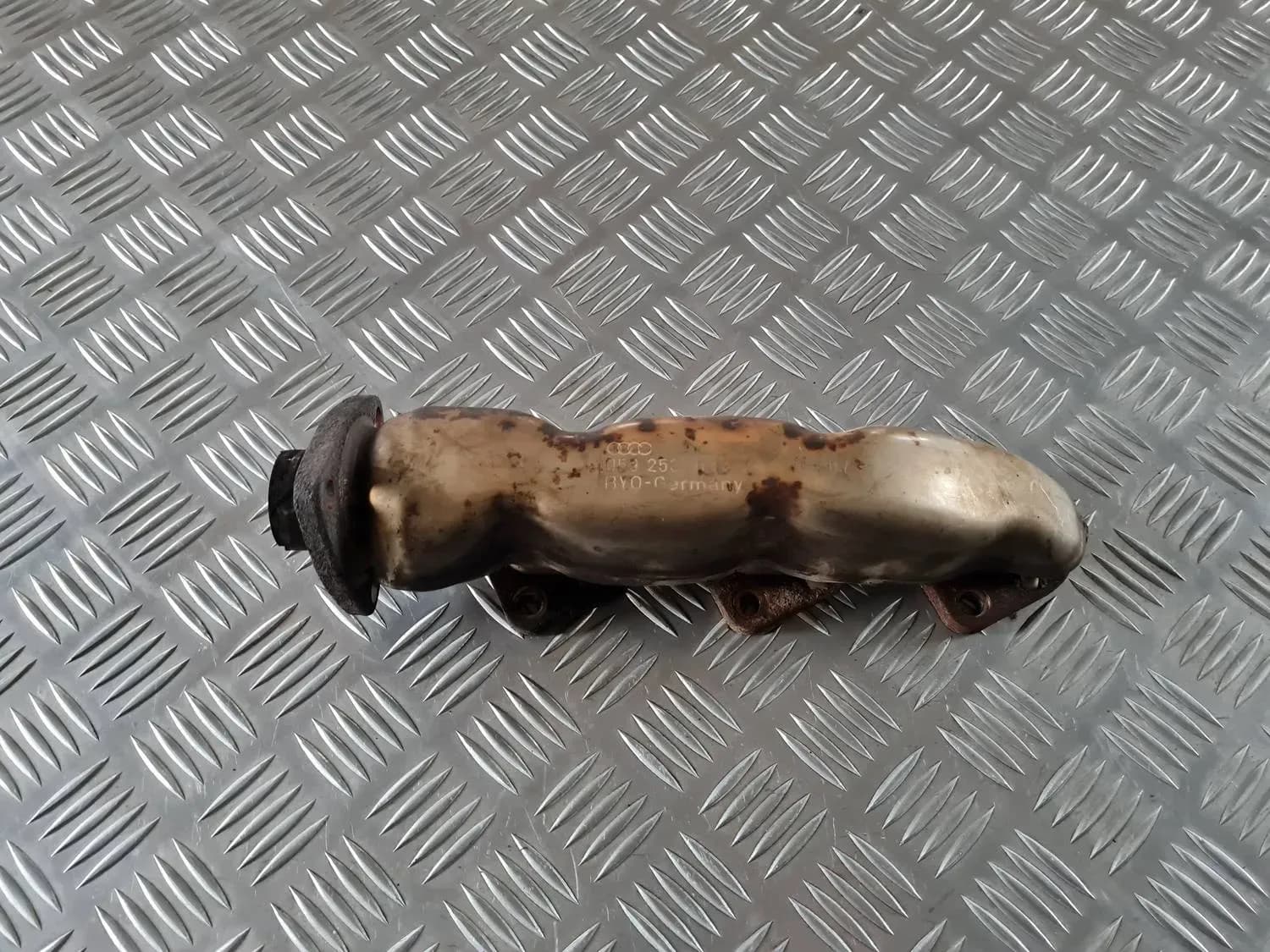 Exhaust manifold AUDI A6 2008 - foto 2