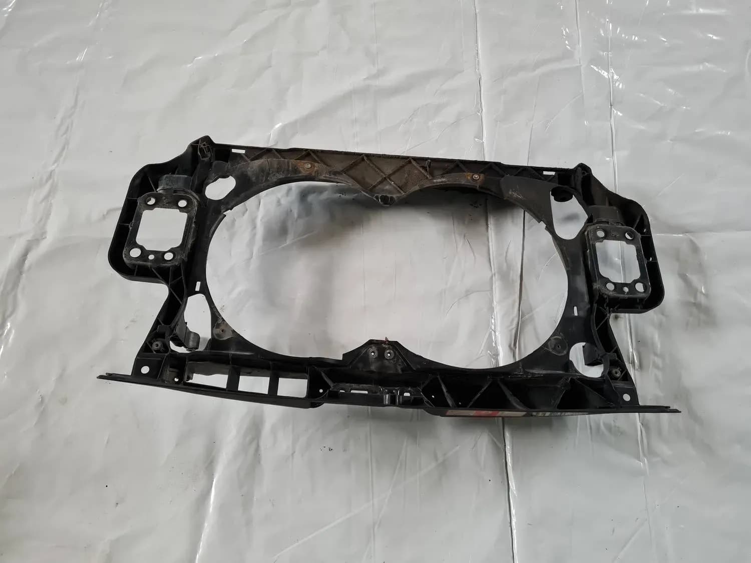 Front radiator frame AUDI A6 2008 - foto 2
