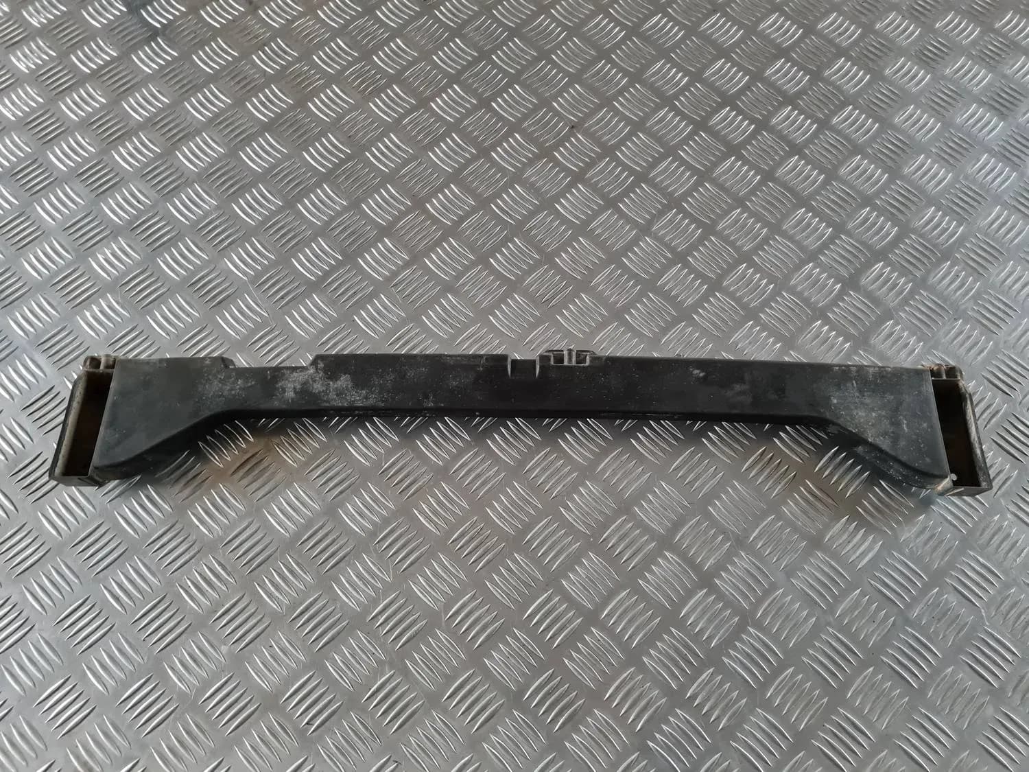 Rear bumper central mount AUDI A6 2008 - foto 1