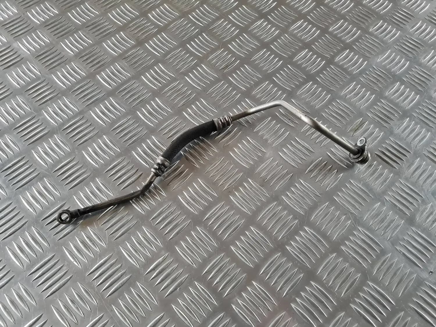 Turbine tube AUDI A6 2008 - foto 2