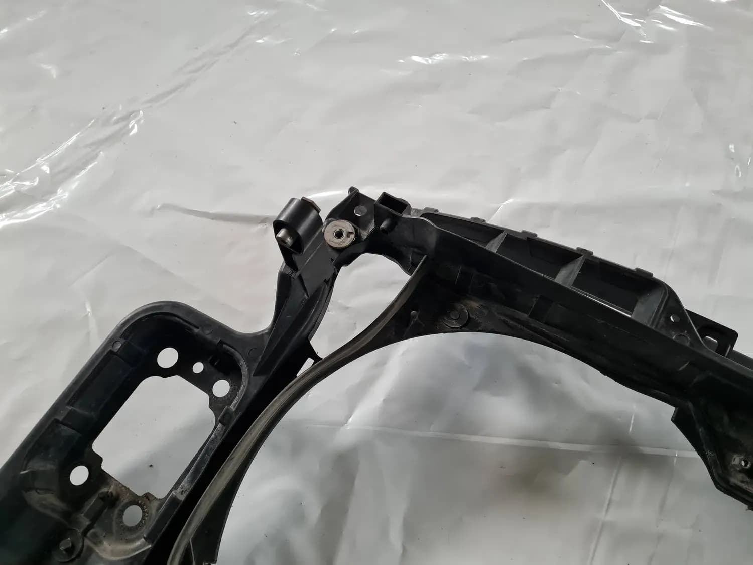 Front radiator frame AUDI A6 2008 - foto 5