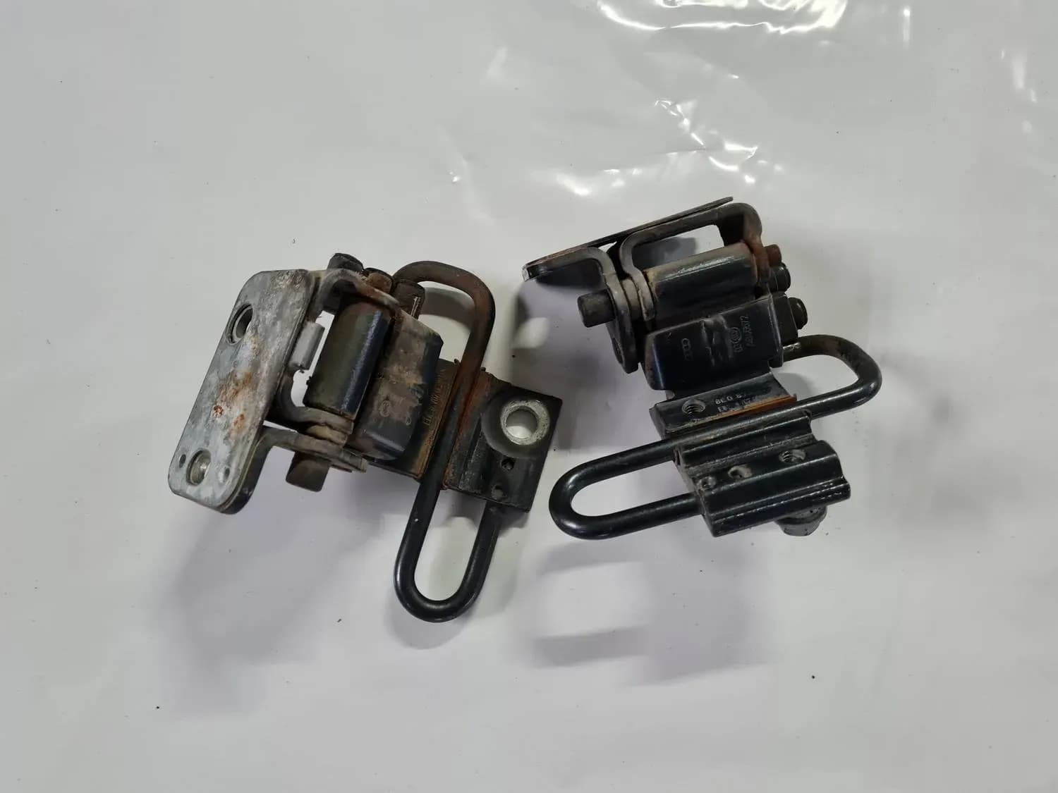 Door hinge AUDI A6 2008 - foto 3
