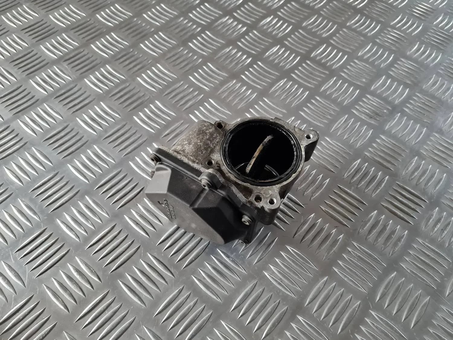 Throttle valve AUDI A6 2008 - foto 1