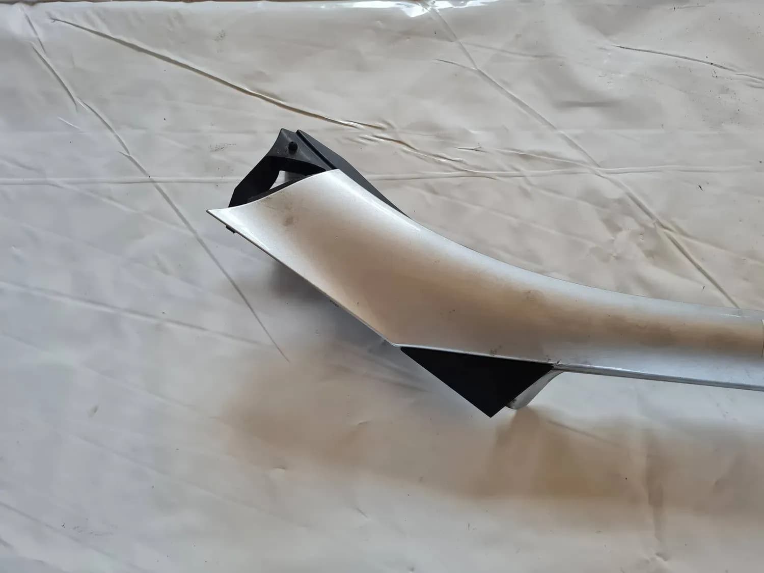 Front strut outer cover RENAULT SCENIC III 2011 - foto 3