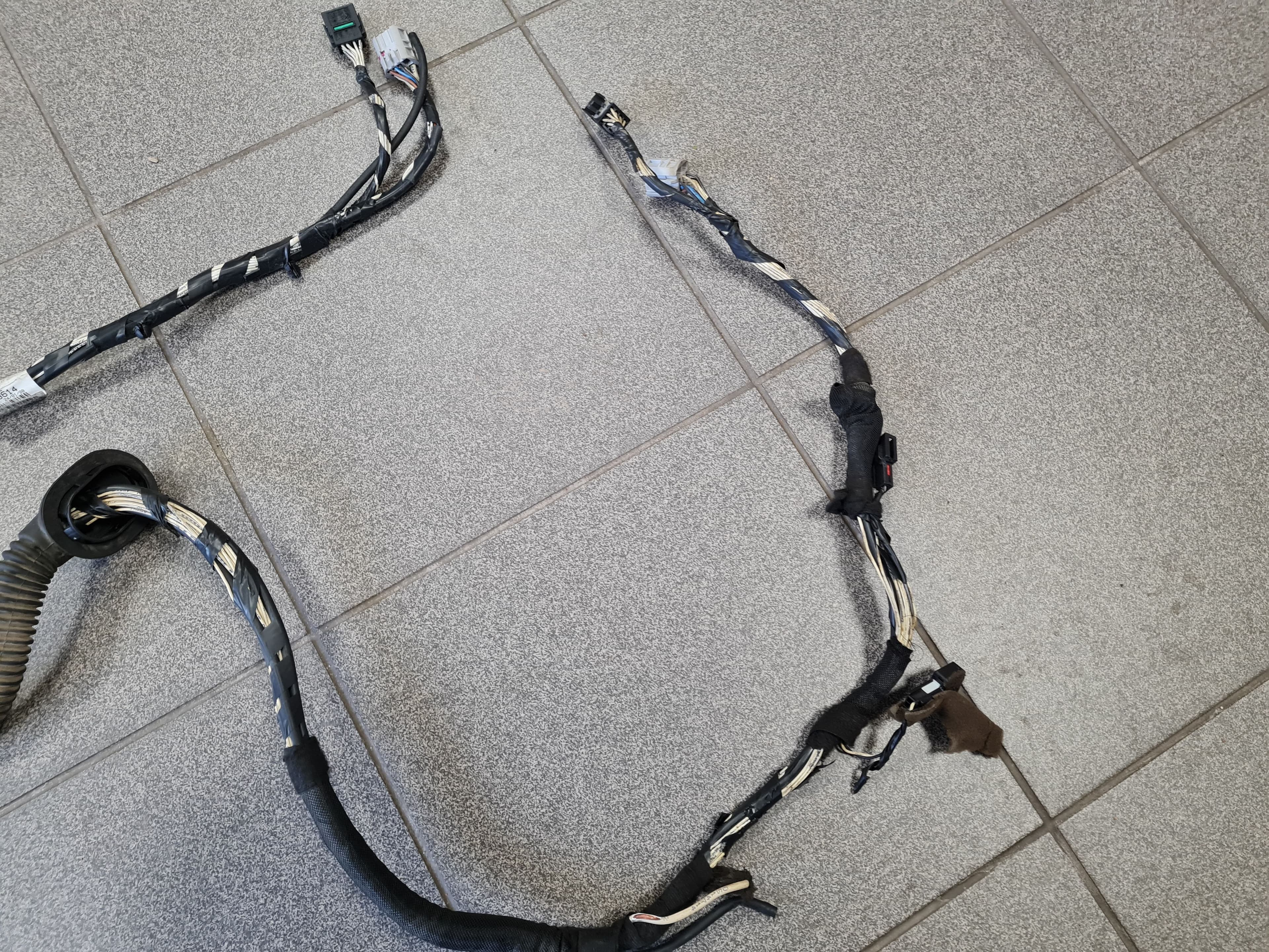 Trunk lid wires OPEL INSIGNIA SPORTS TOURER 2010 (C) - foto 2