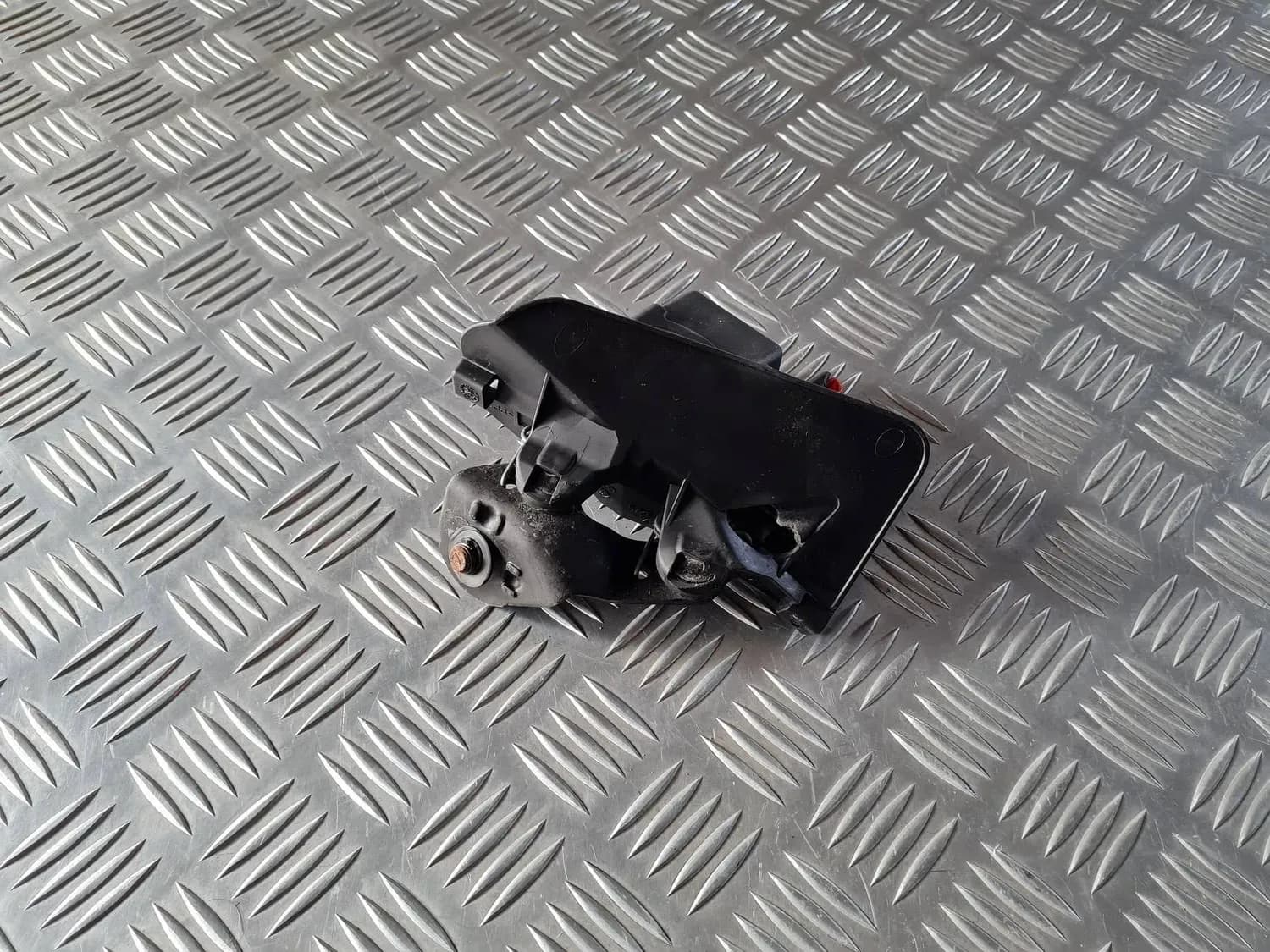 Rear double seat belt buckle AUDI A6 2008 - foto 2