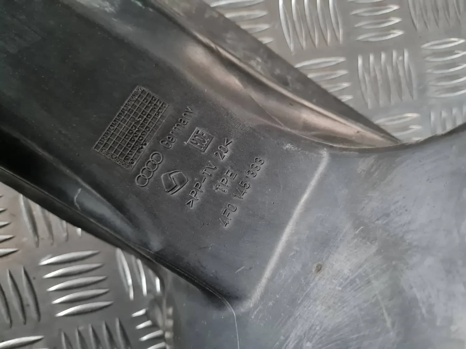 Intake air deflector, left AUDI A6 2008 - foto 3