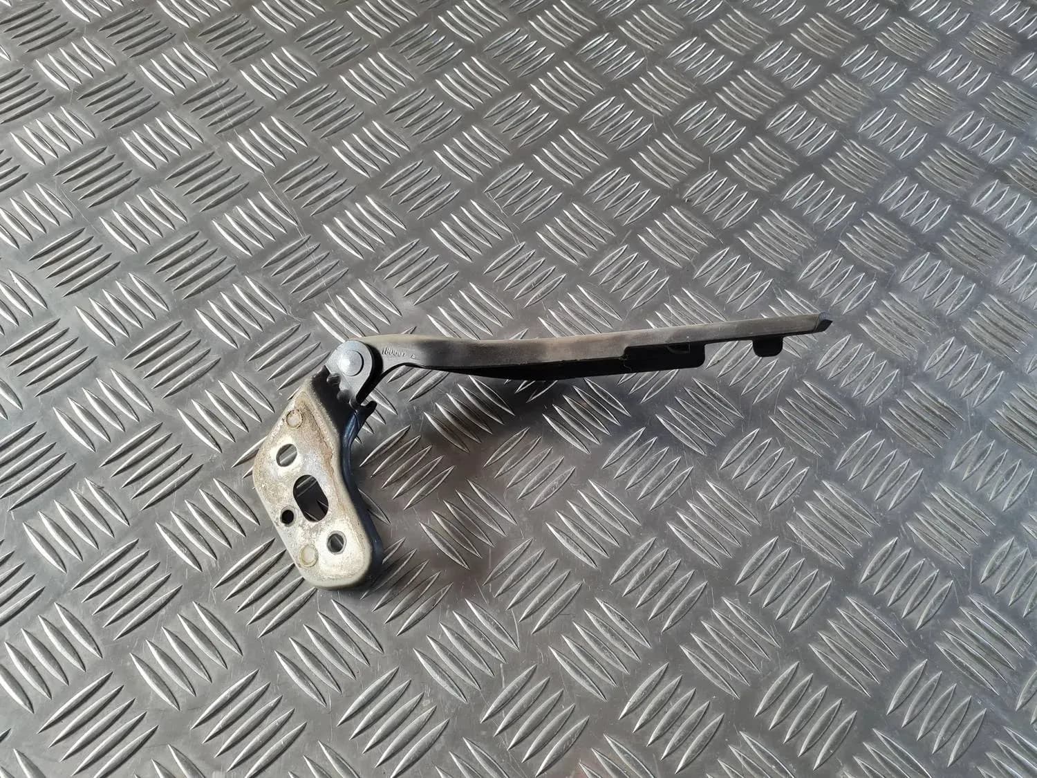 Hood hinge, right AUDI A6 2008 - foto 2