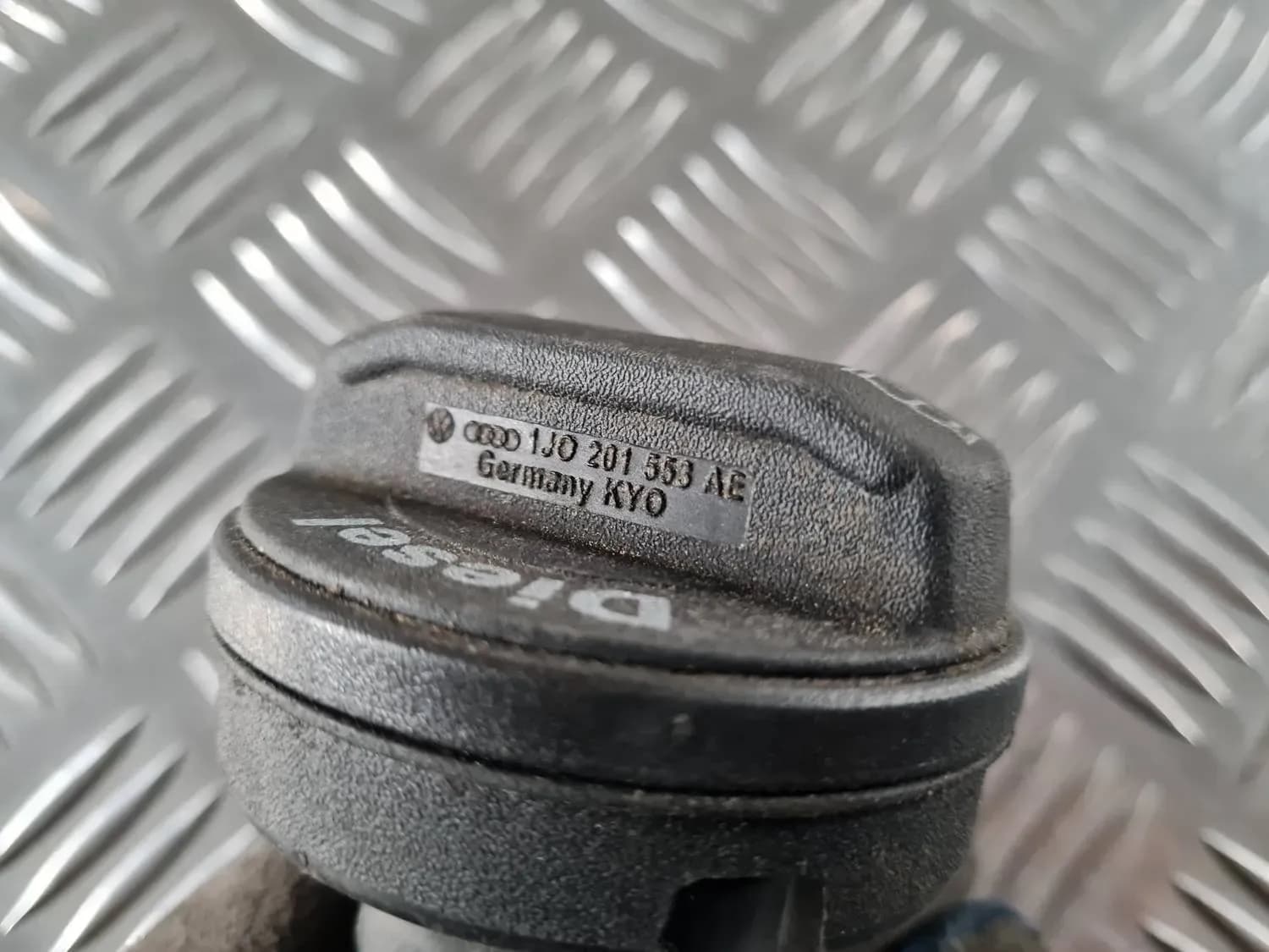 Fuel filler cap AUDI A6 2008 - foto 2