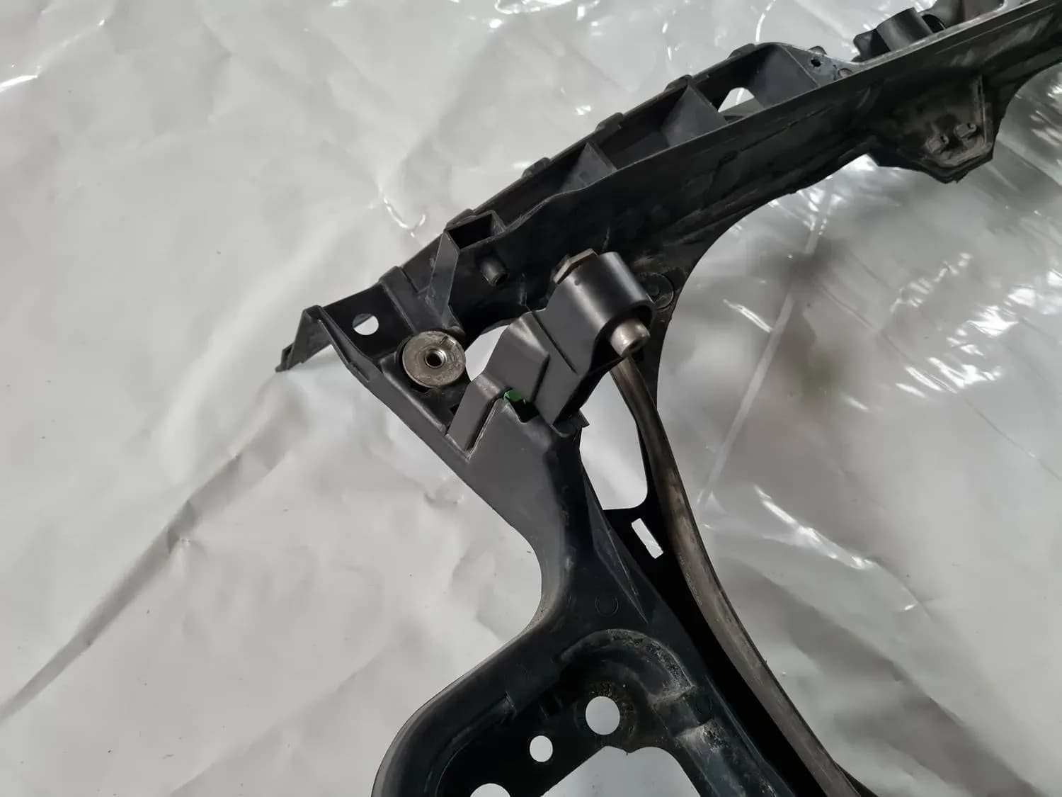 Front radiator frame AUDI A6 2008 - foto 4