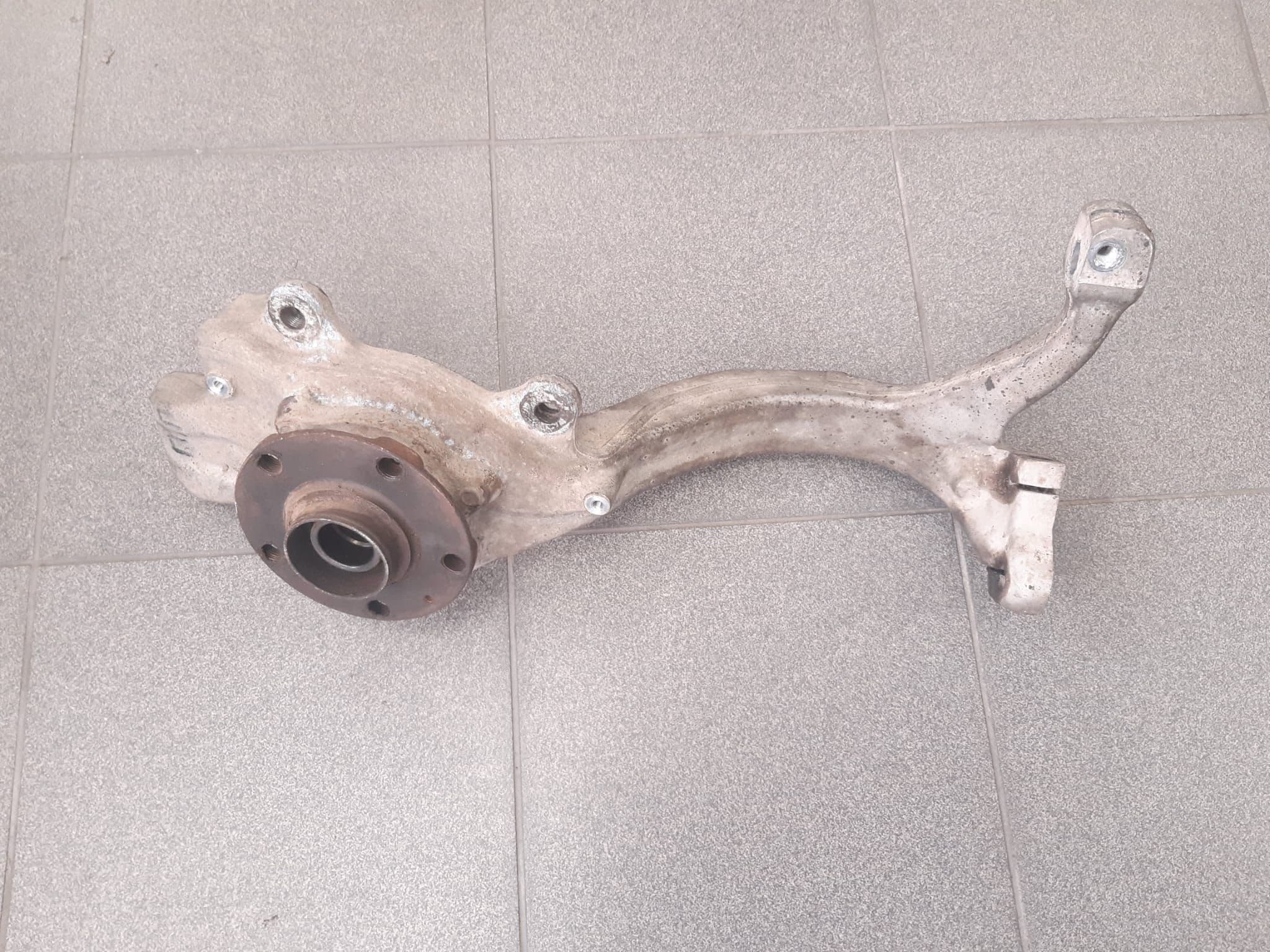 Steering knuckle front right AUDI A6 2008 - foto 2
