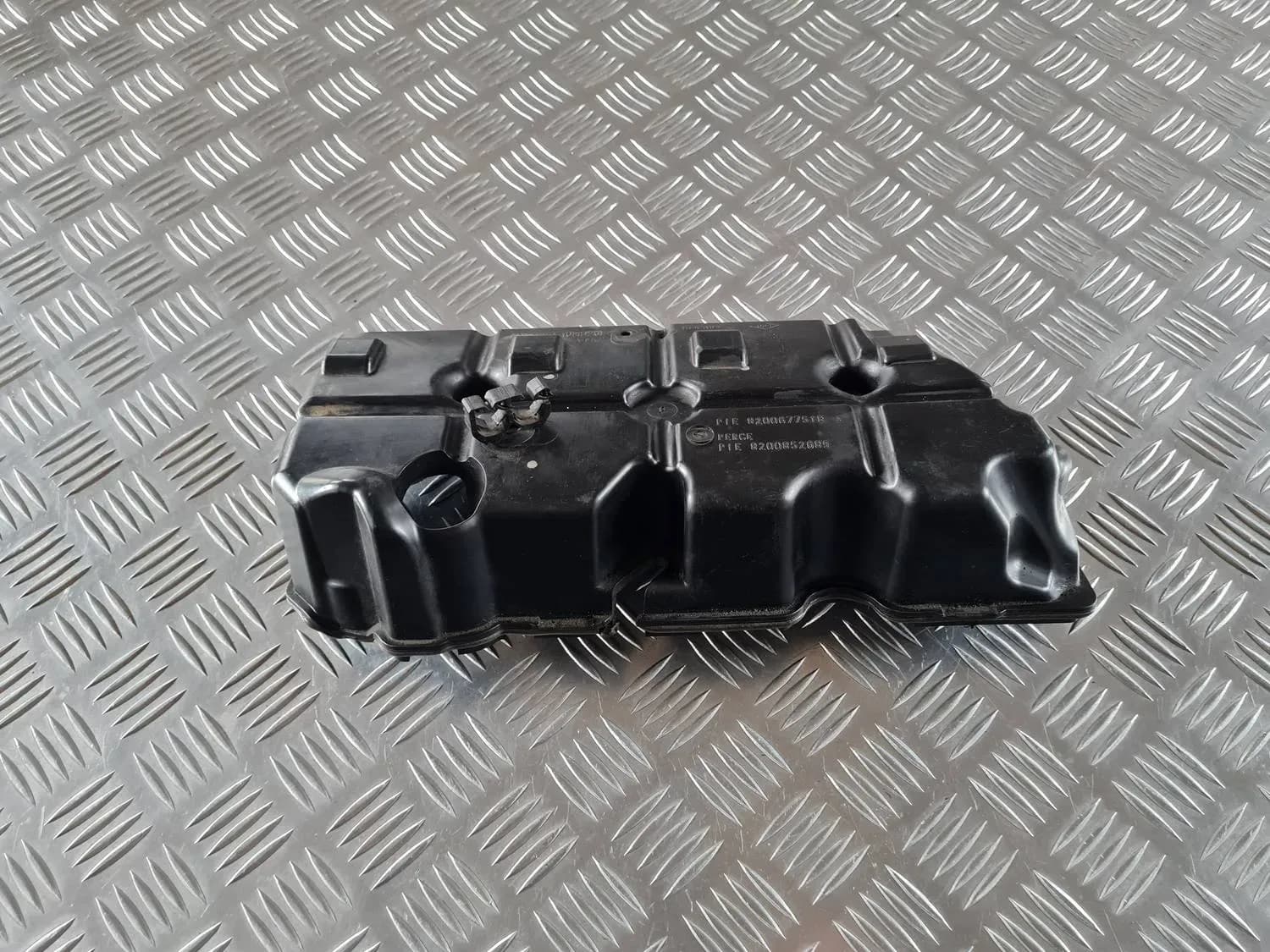 Head cover (valve) RENAULT SCENIC III 2011 - foto 1