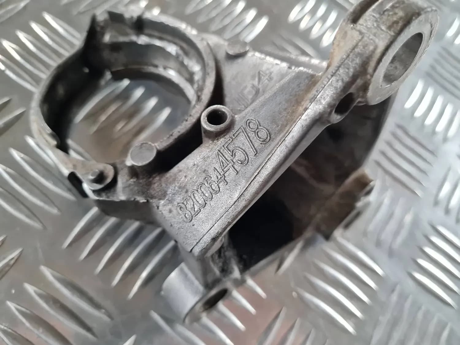 Front half-axle bracket RENAULT SCENIC III 2011 - foto 4