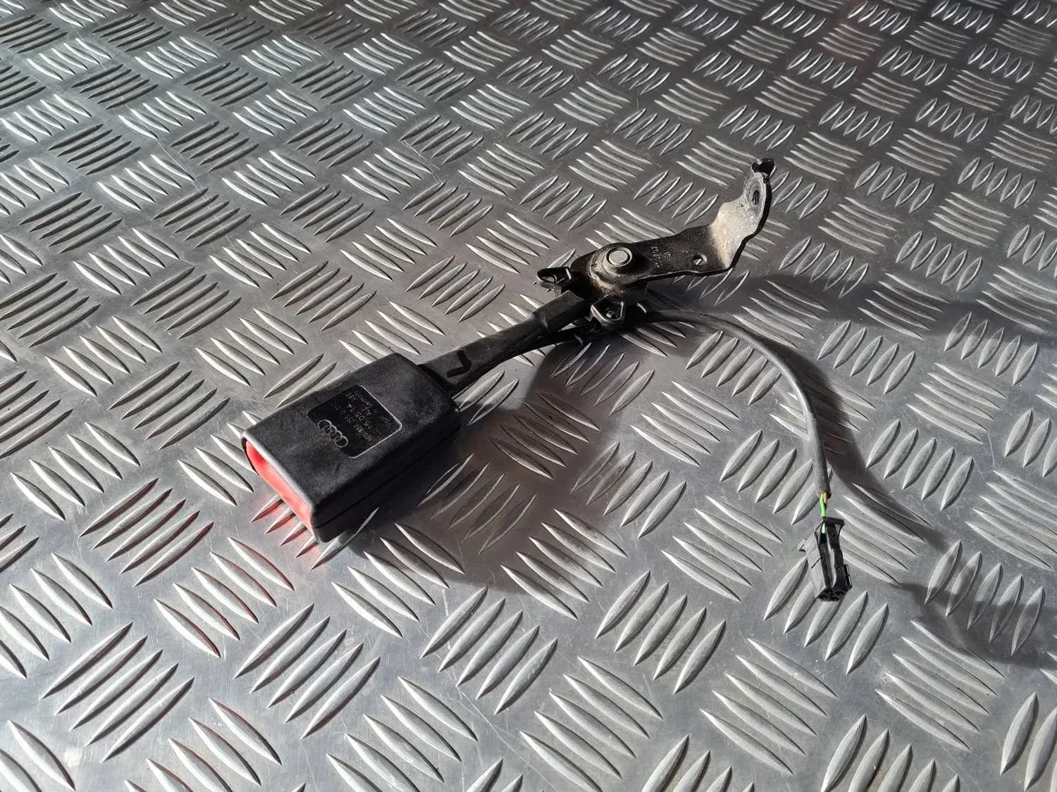 Front seat belt buckle AUDI A6 2008 - foto 5