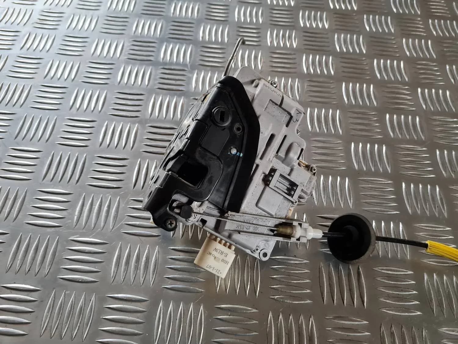 Rear left door lock AUDI A6 2008 - foto 5