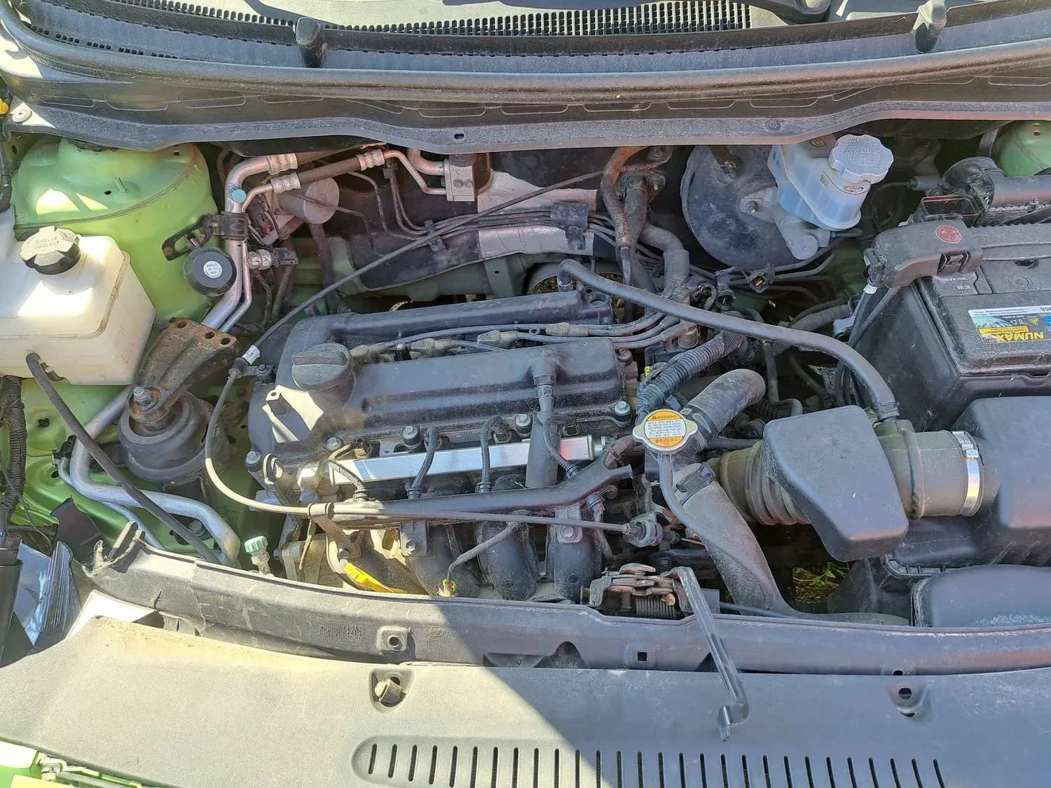 Disassembled car photo 5