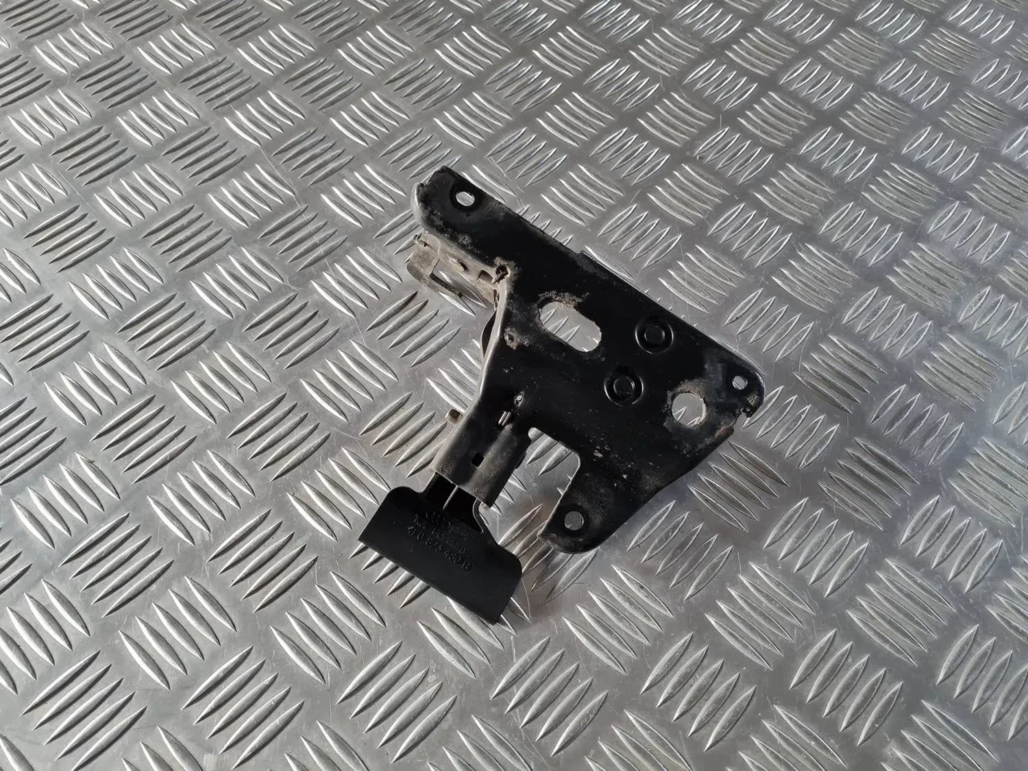 Hood release lever AUDI A6 2008 - foto 1