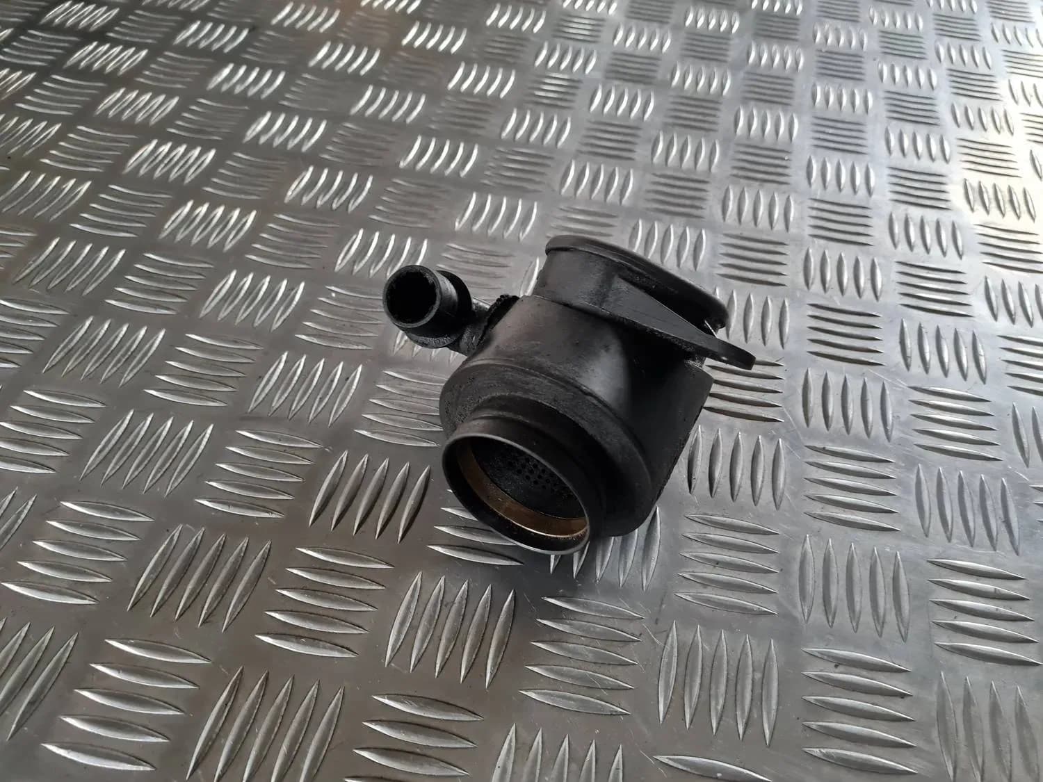 Air filter resonator AUDI A6 2008 - foto 2