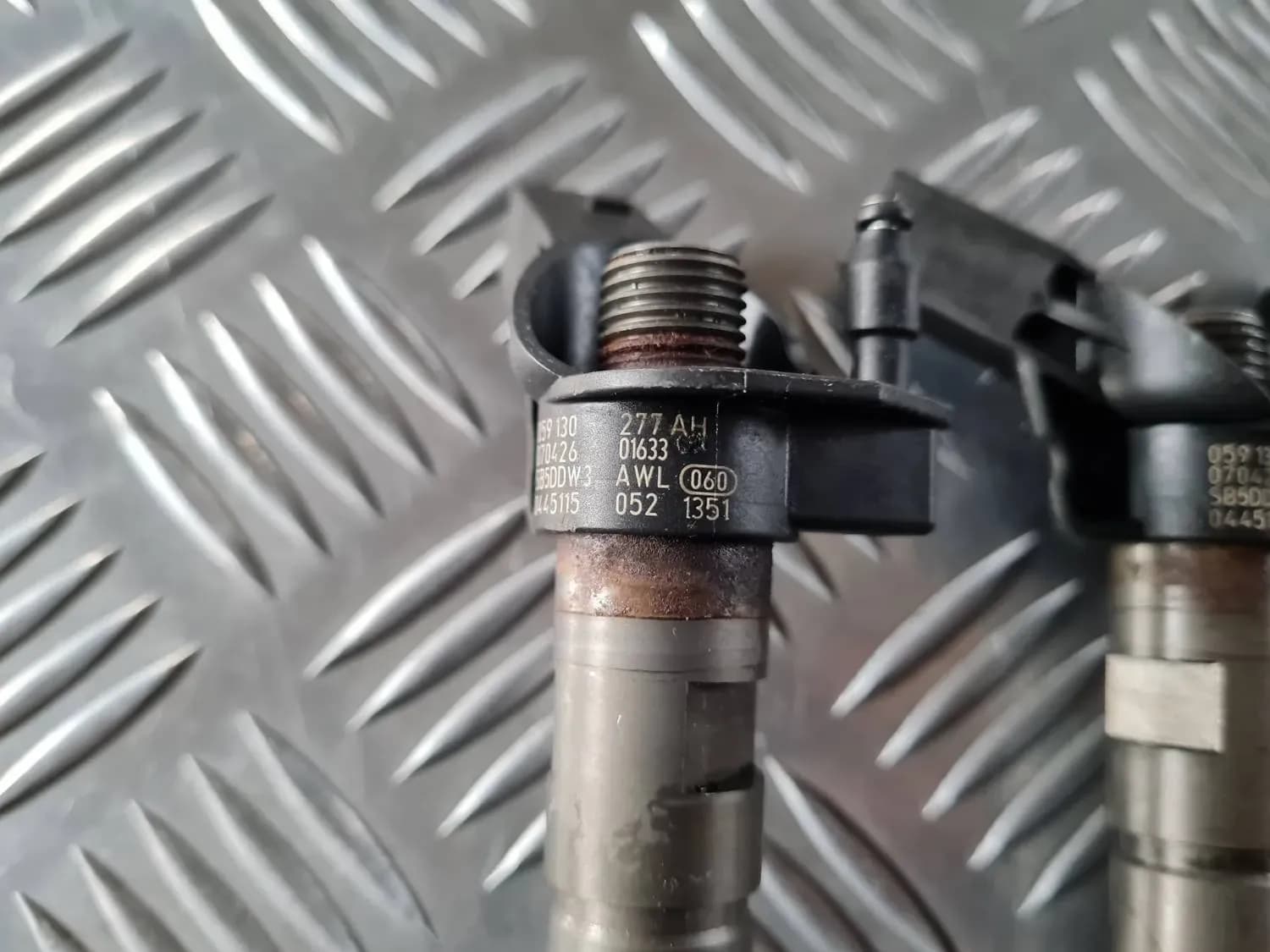 Fuel injector AUDI A6 2008 - foto 7