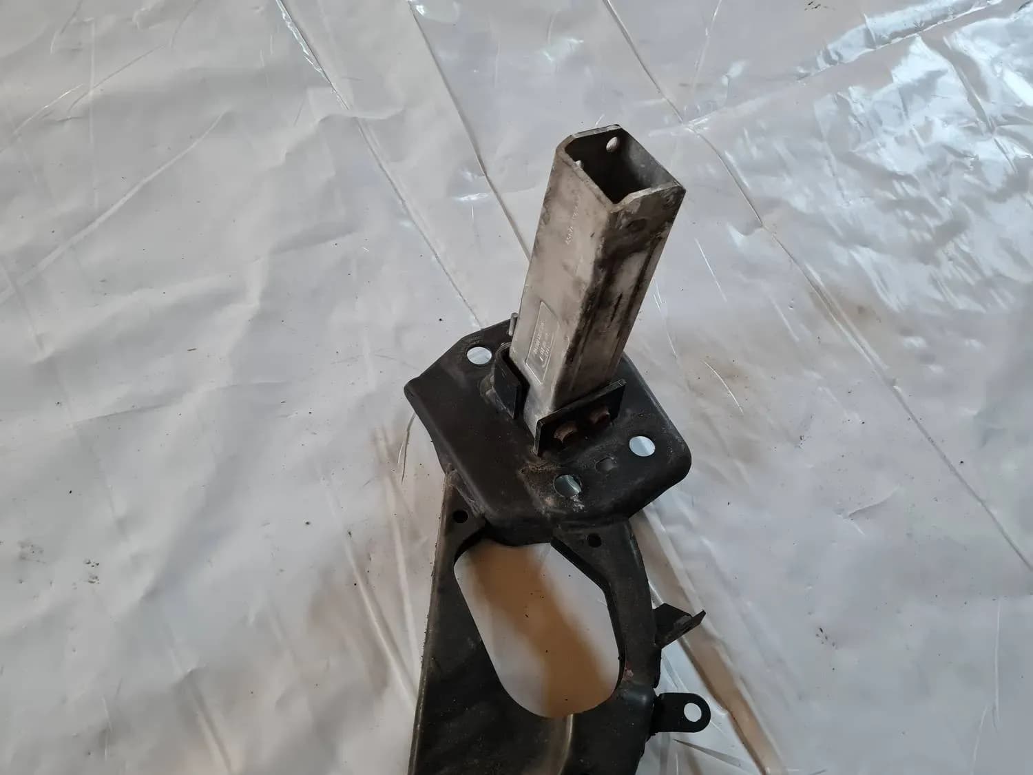 Front radiator cross-member AUDI A6 2008 - foto 3