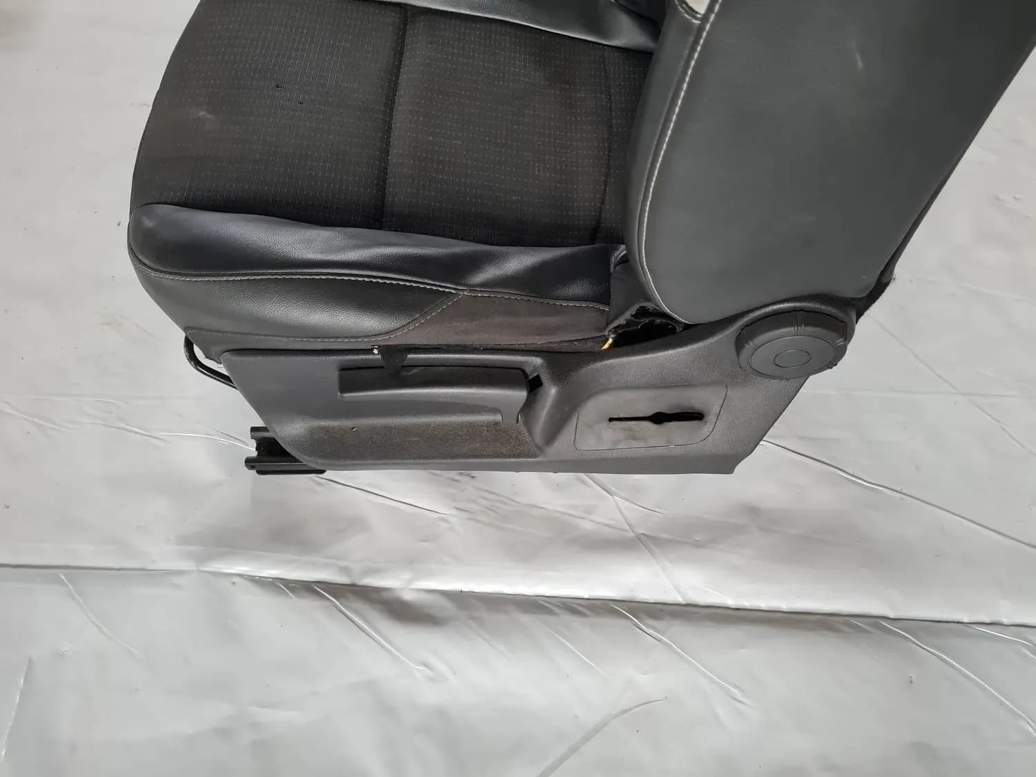 Front left seat RENAULT SCENIC III 2011 - foto 8
