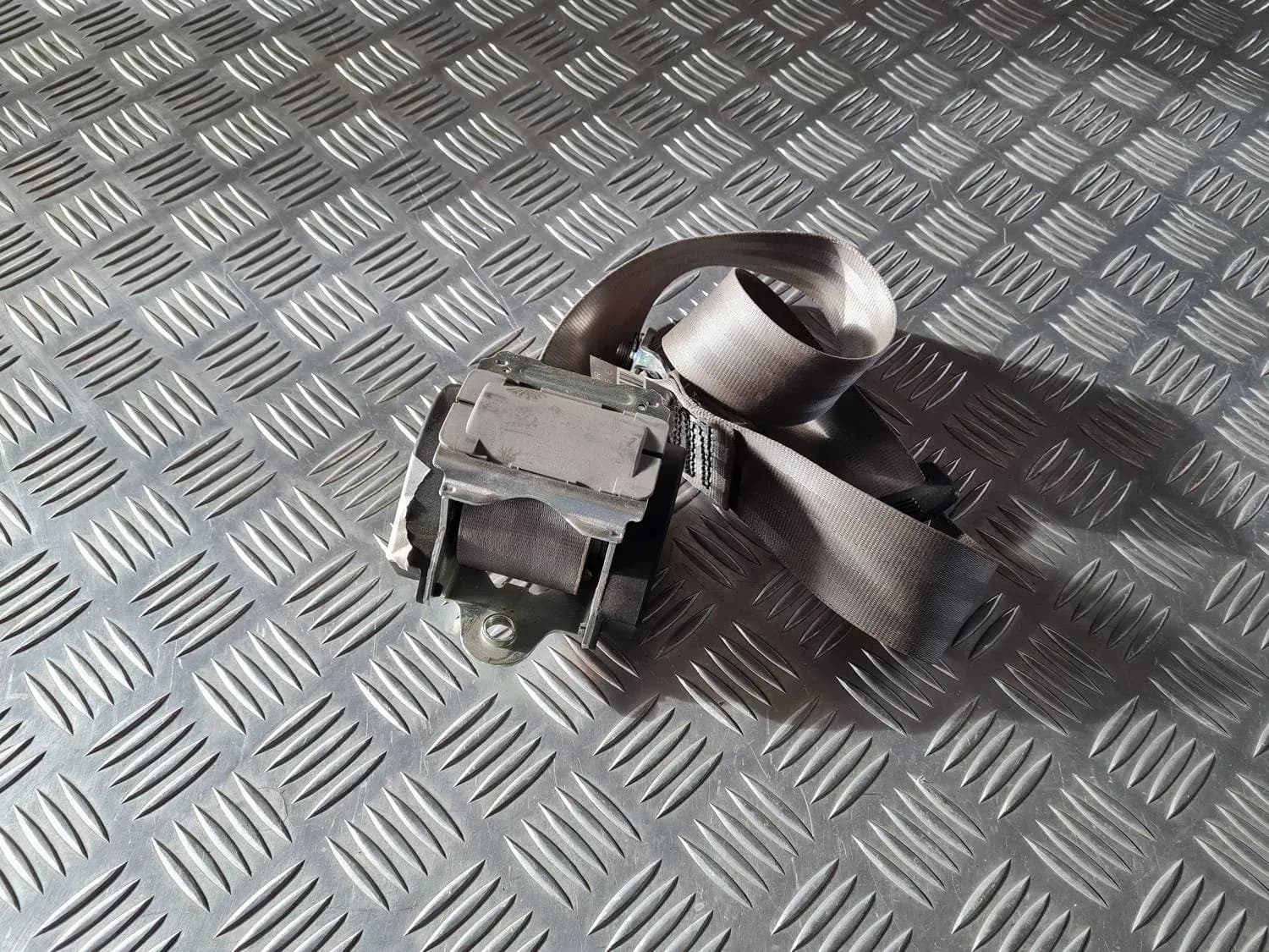 Rear left seat belt AUDI A6 2008