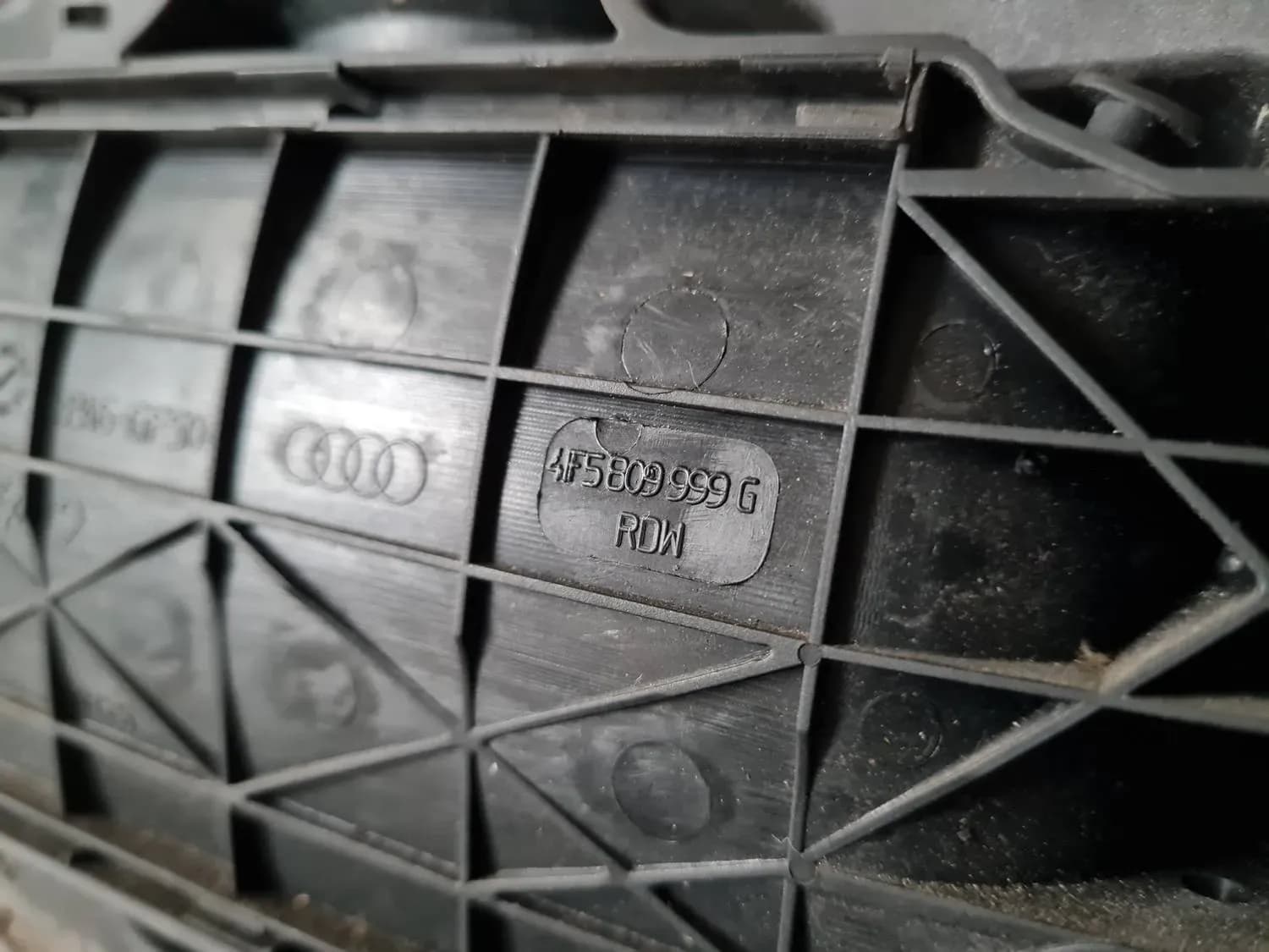 Fuel tank cap AUDI A6 2008 - foto 2