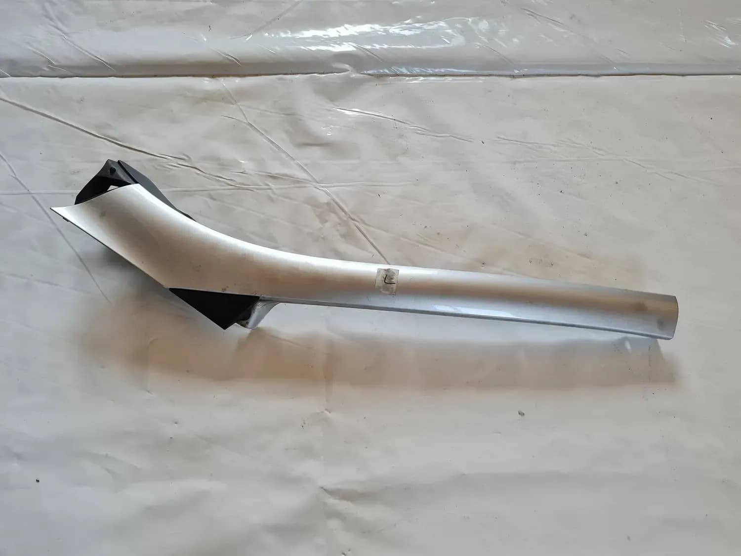 Front strut outer cover RENAULT SCENIC III 2011 - foto 1
