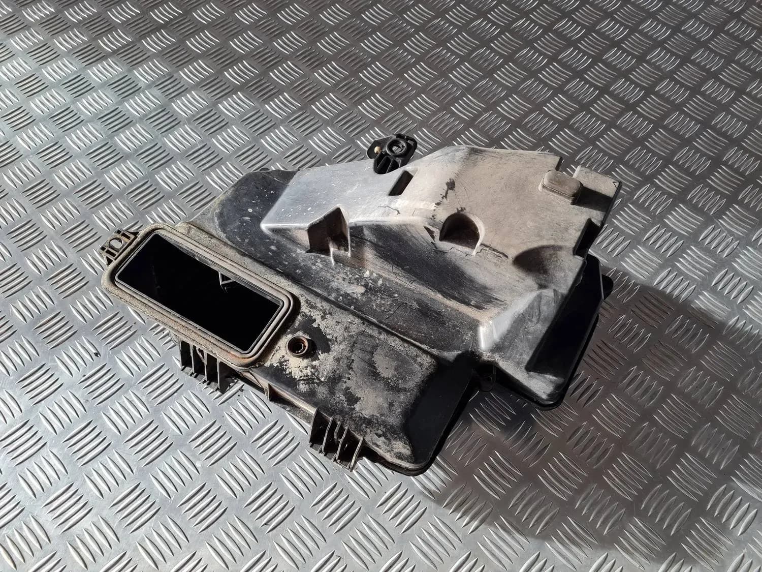 Fuse box housing AUDI A6 2008 - foto 3