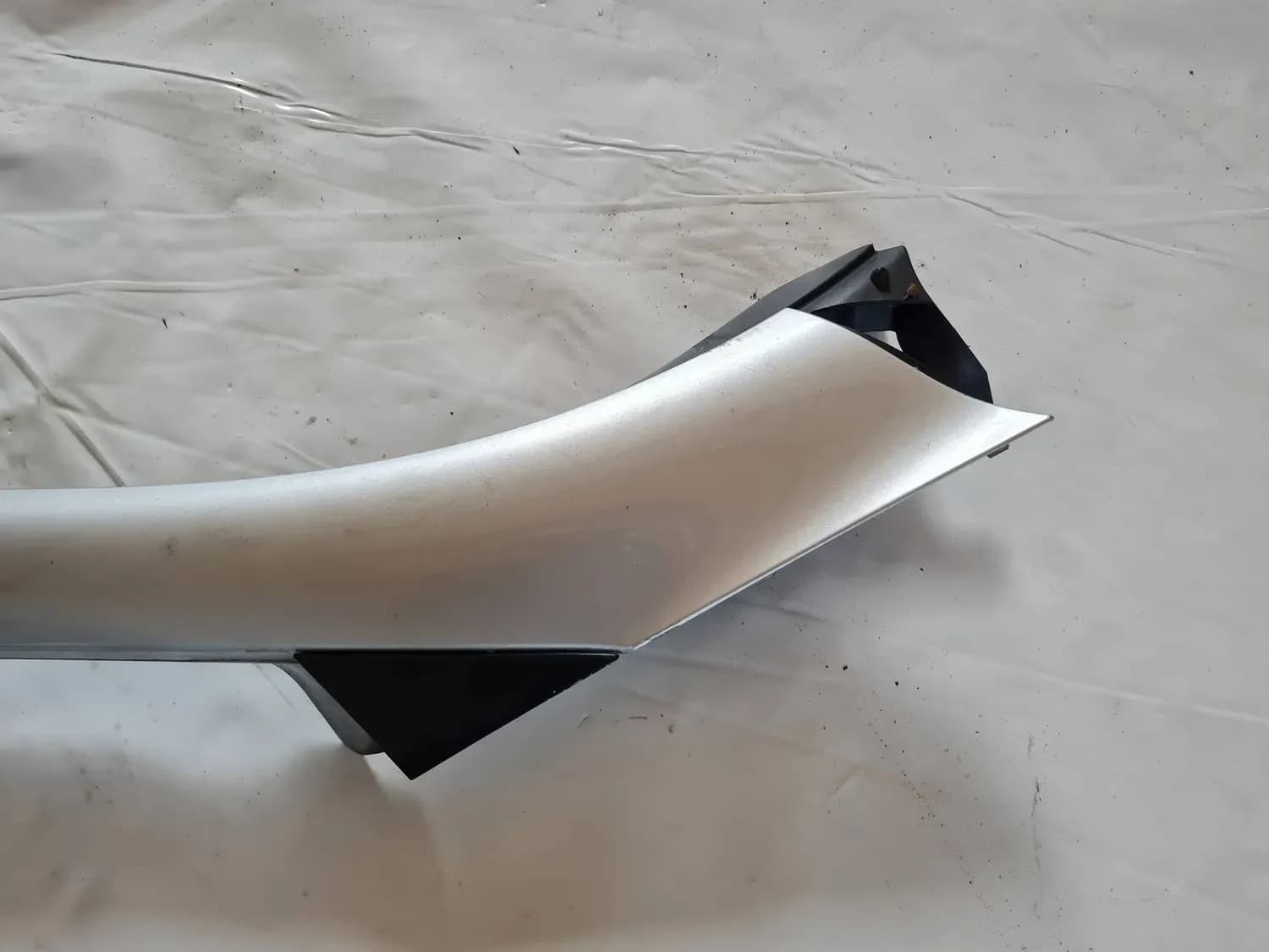 Front strut outer cover RENAULT SCENIC III 2011 - foto 2