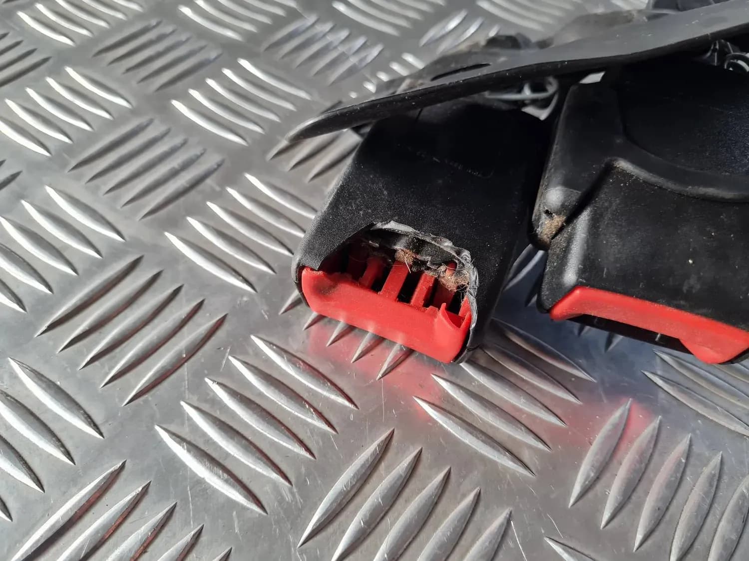 Rear double seat belt buckle AUDI A6 2008 - foto 5