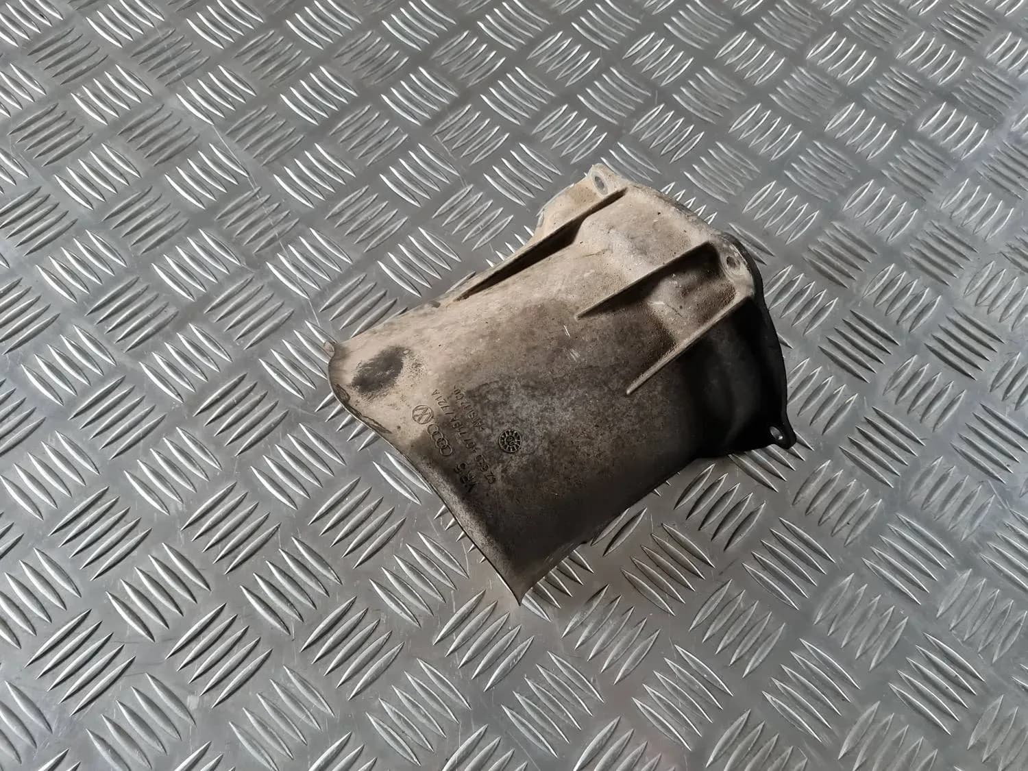 Half axle guard AUDI A6 2008 - foto 2