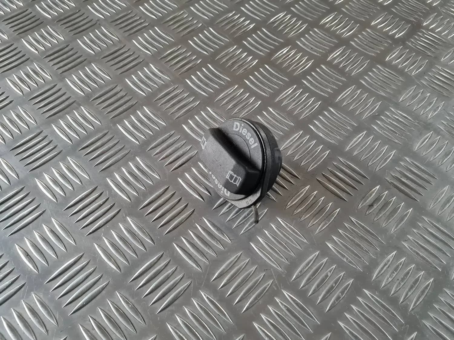 Fuel filler cap AUDI A6 2008 - foto 1