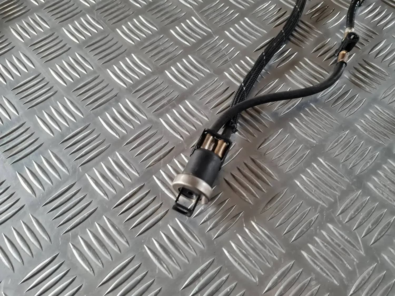 Fuel return pipe AUDI A6 2008 - foto 3