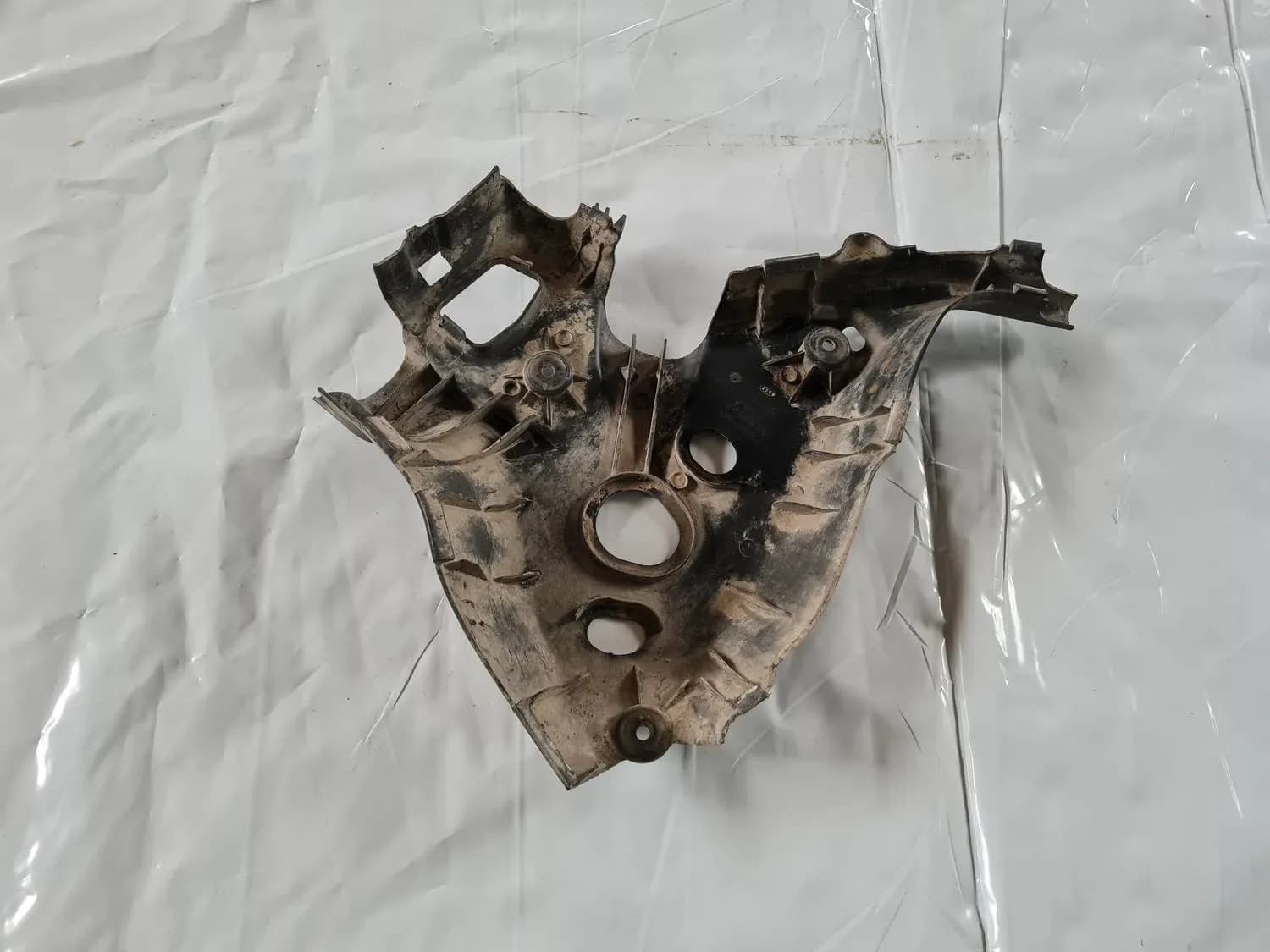 Rear suspension arm guard AUDI A6 2008 - foto 2