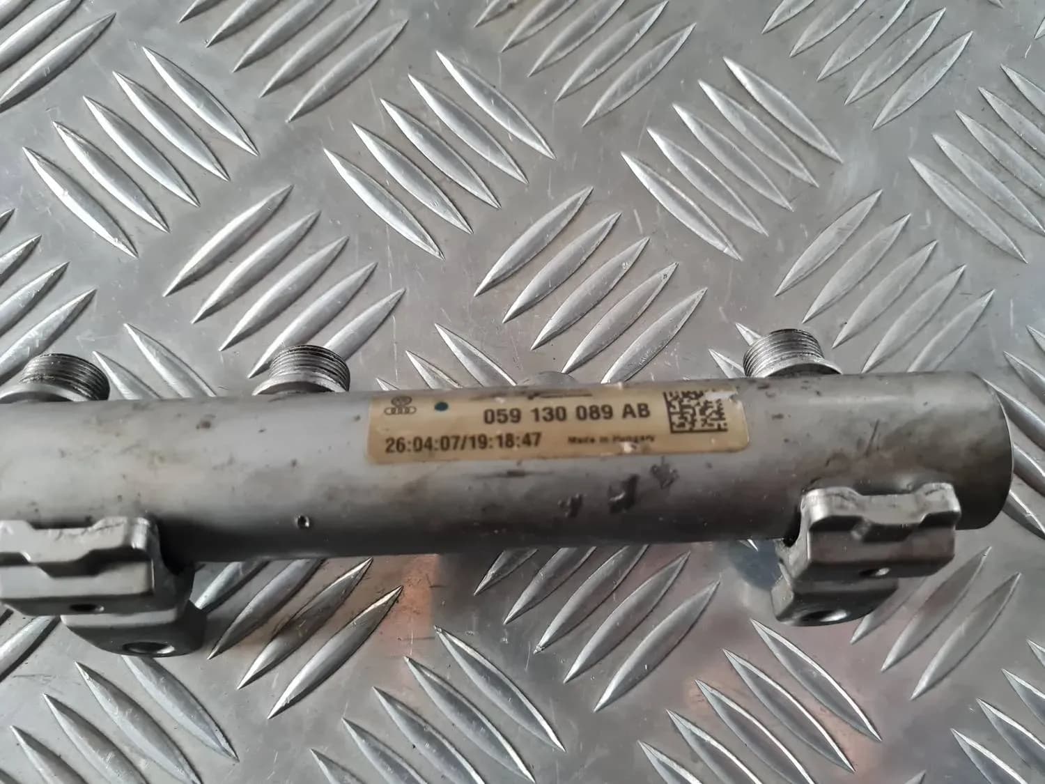 Fuel rail AUDI A6 2008 - foto 2
