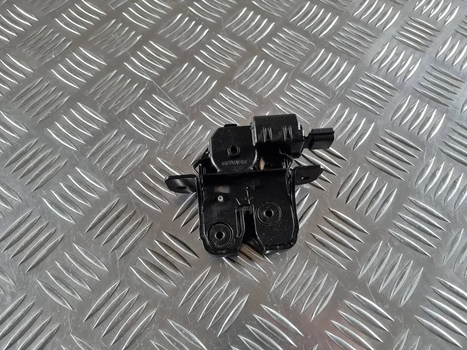 Trunk lock RENAULT SCENIC III 2011 - foto 2