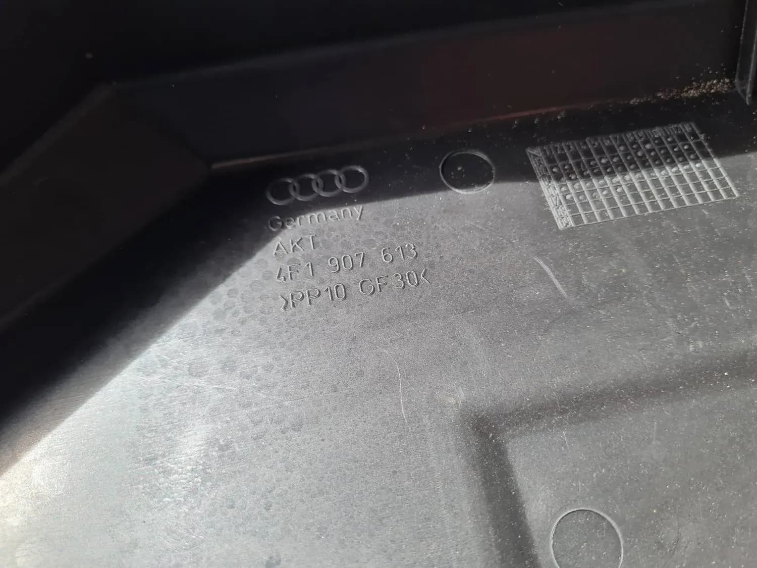 Fuse box housing AUDI A6 2008 - foto 2