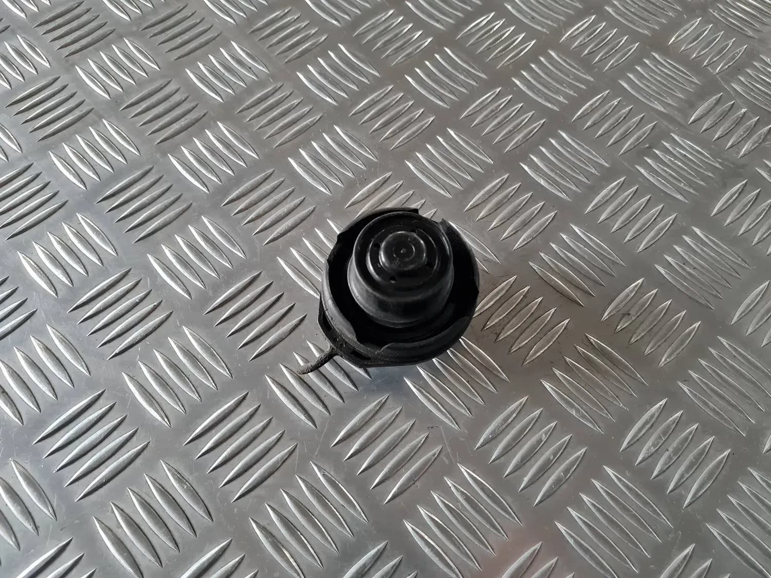 Fuel filler cap AUDI A6 2008 - foto 3