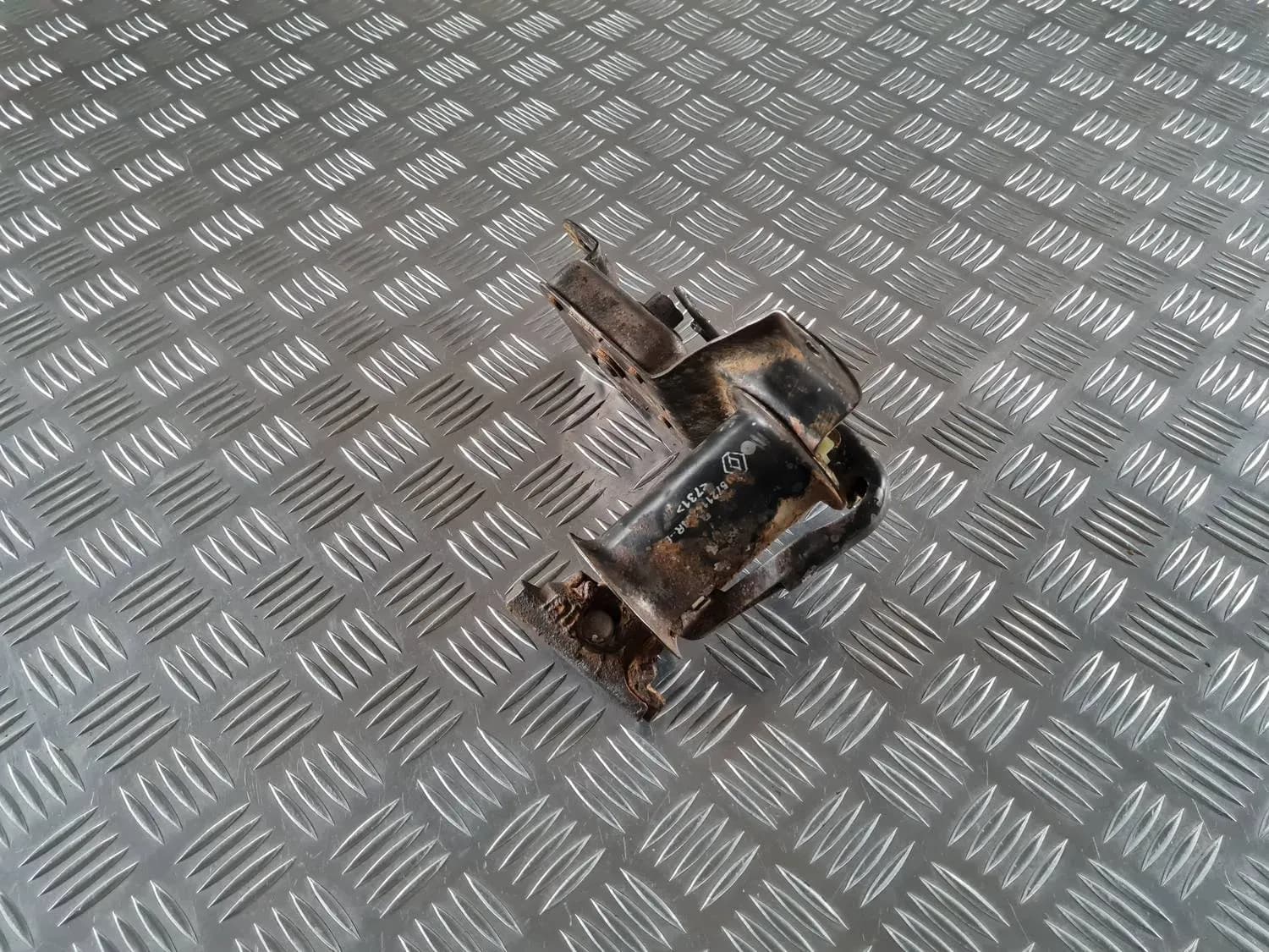 Spare wheel lift RENAULT SCENIC III 2011 - foto 2