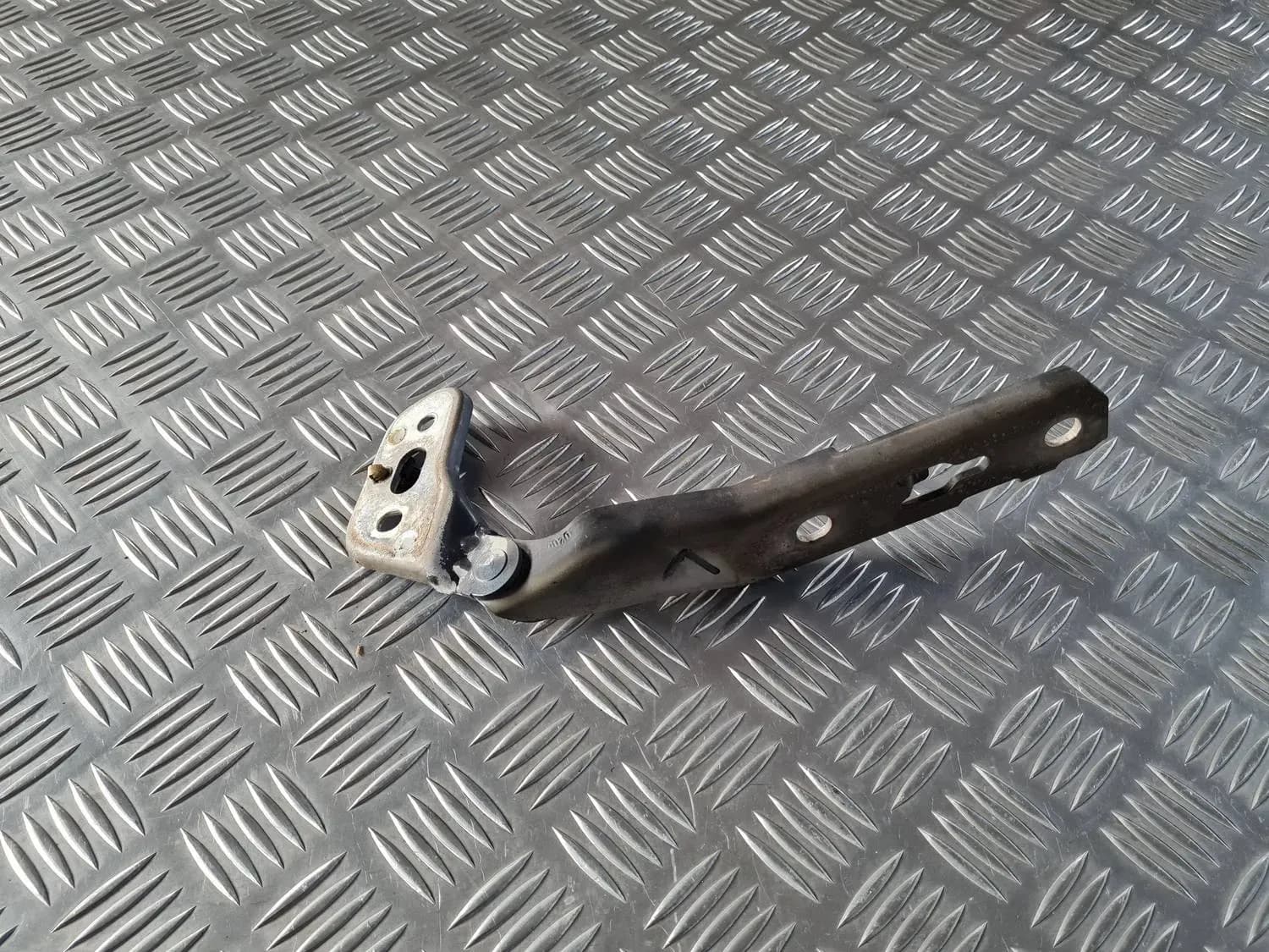 Hood hinge, left AUDI A6 2008 - foto 1