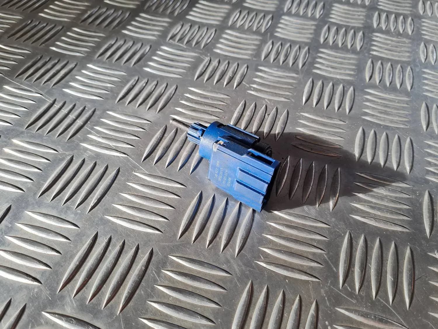 Brake light switch AUDI A6 2008