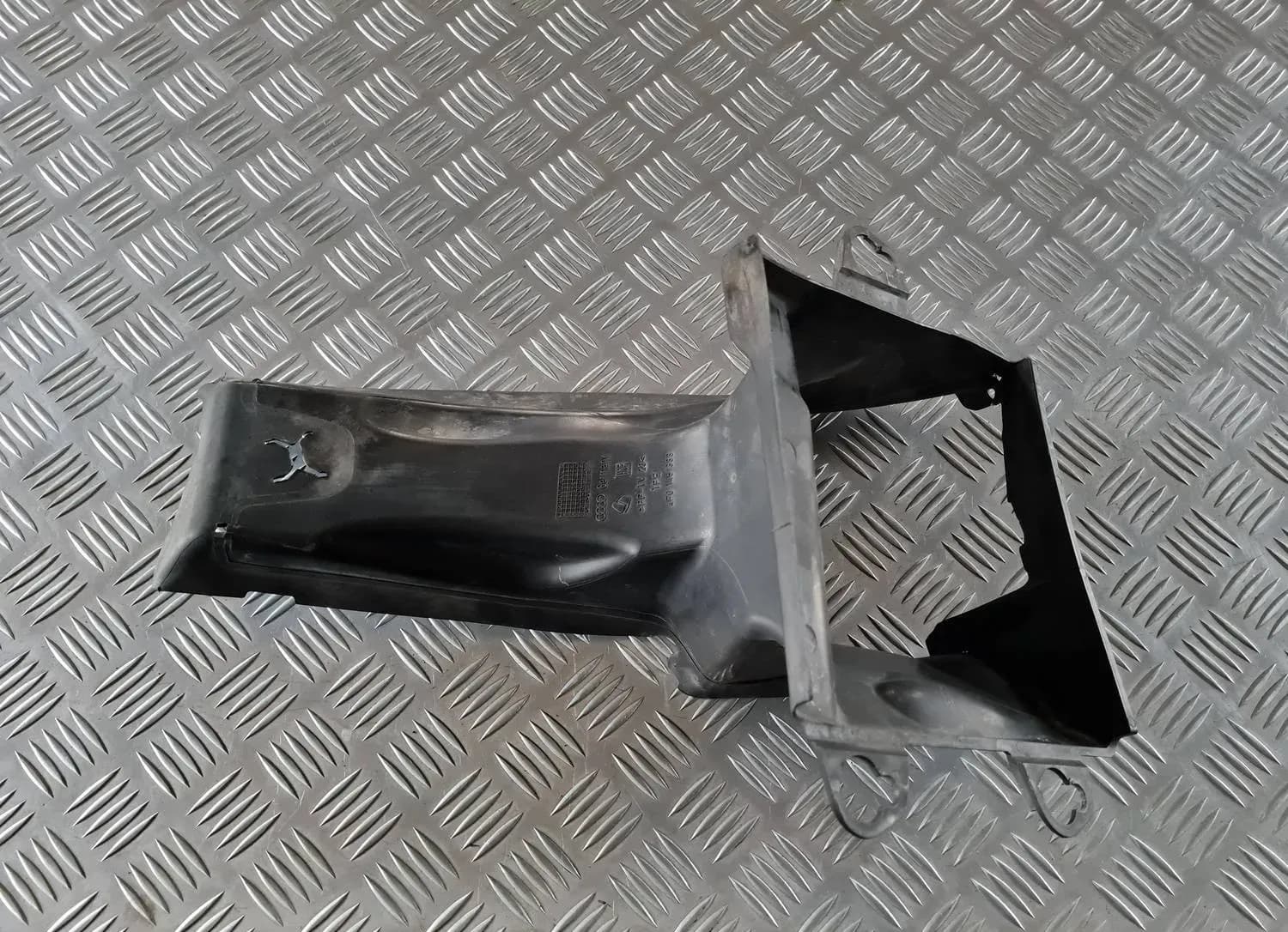 Intake air deflector, left AUDI A6 2008 - foto 2