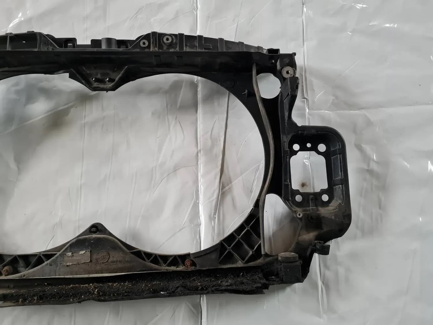 Front radiator frame AUDI A6 2008 - foto 6