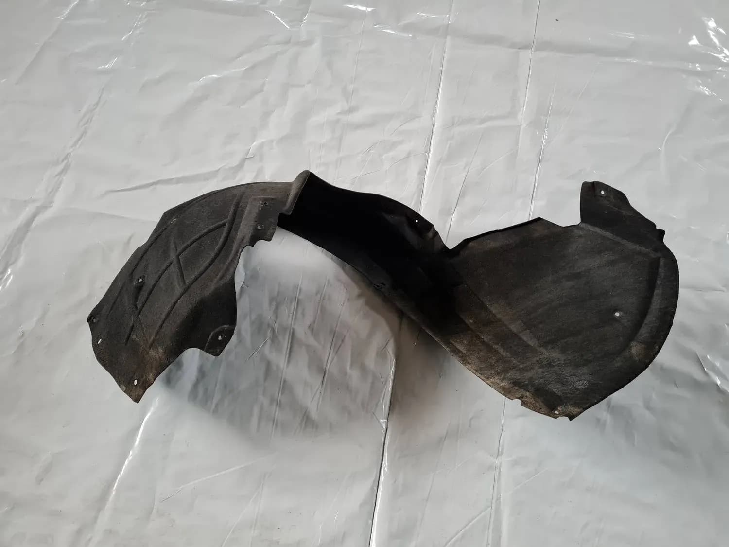 Front Left Inner Fender AUDI A6 2008 - foto 1