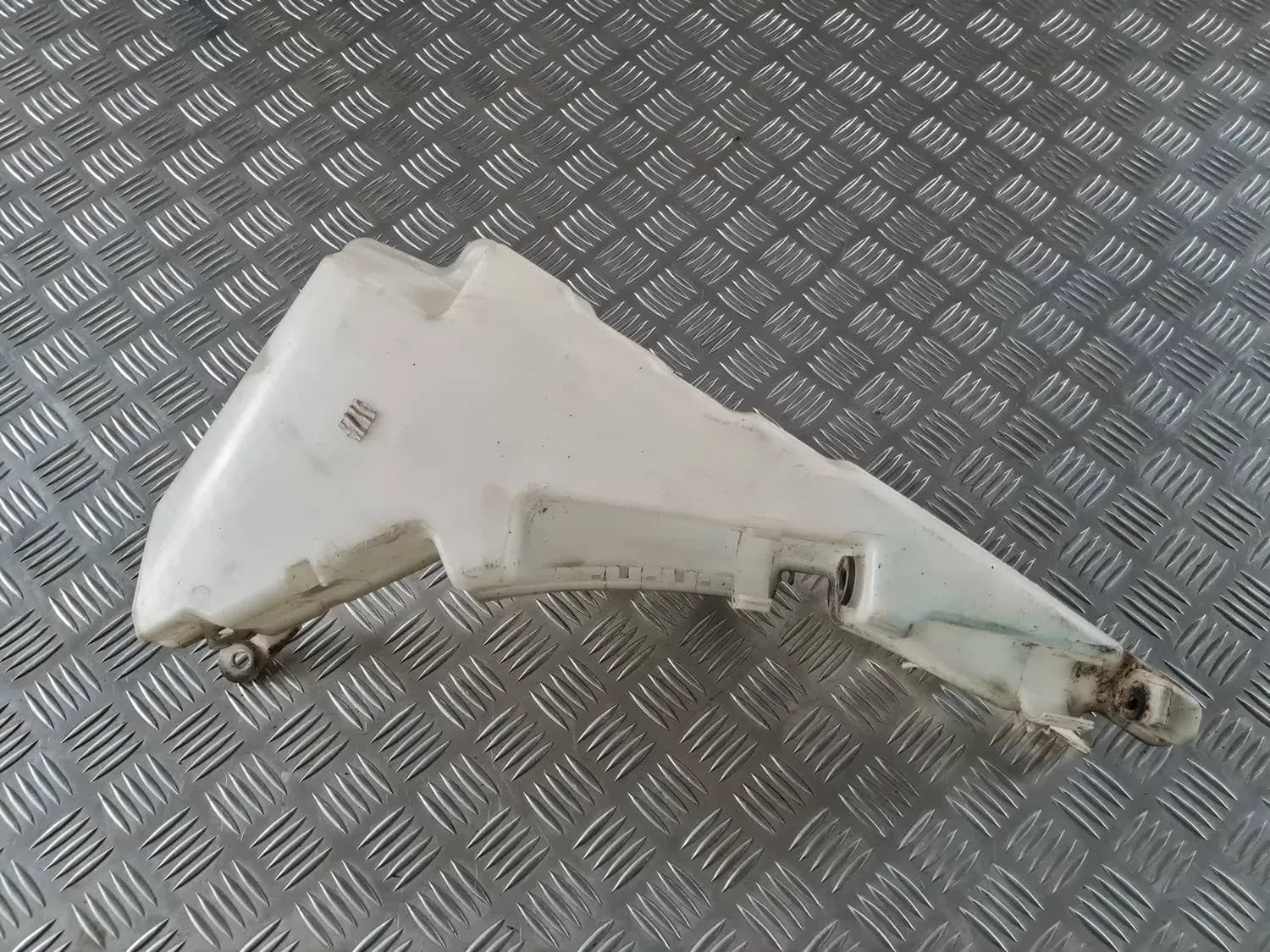 Washer fluid reservoir AUDI A6 2008 - foto 2