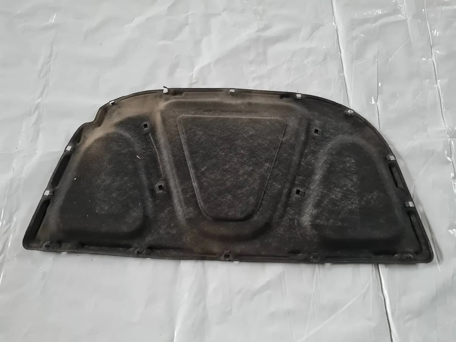 Soundproofing the hood AUDI A6 2008
